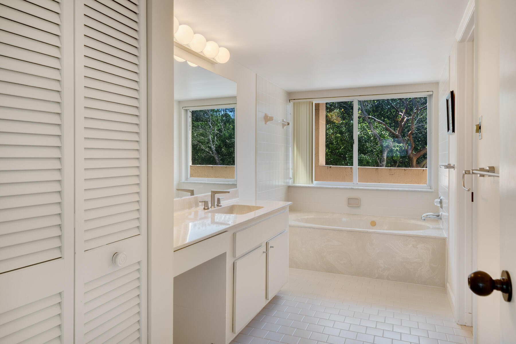 80450 Overseas Highway Unit: 204