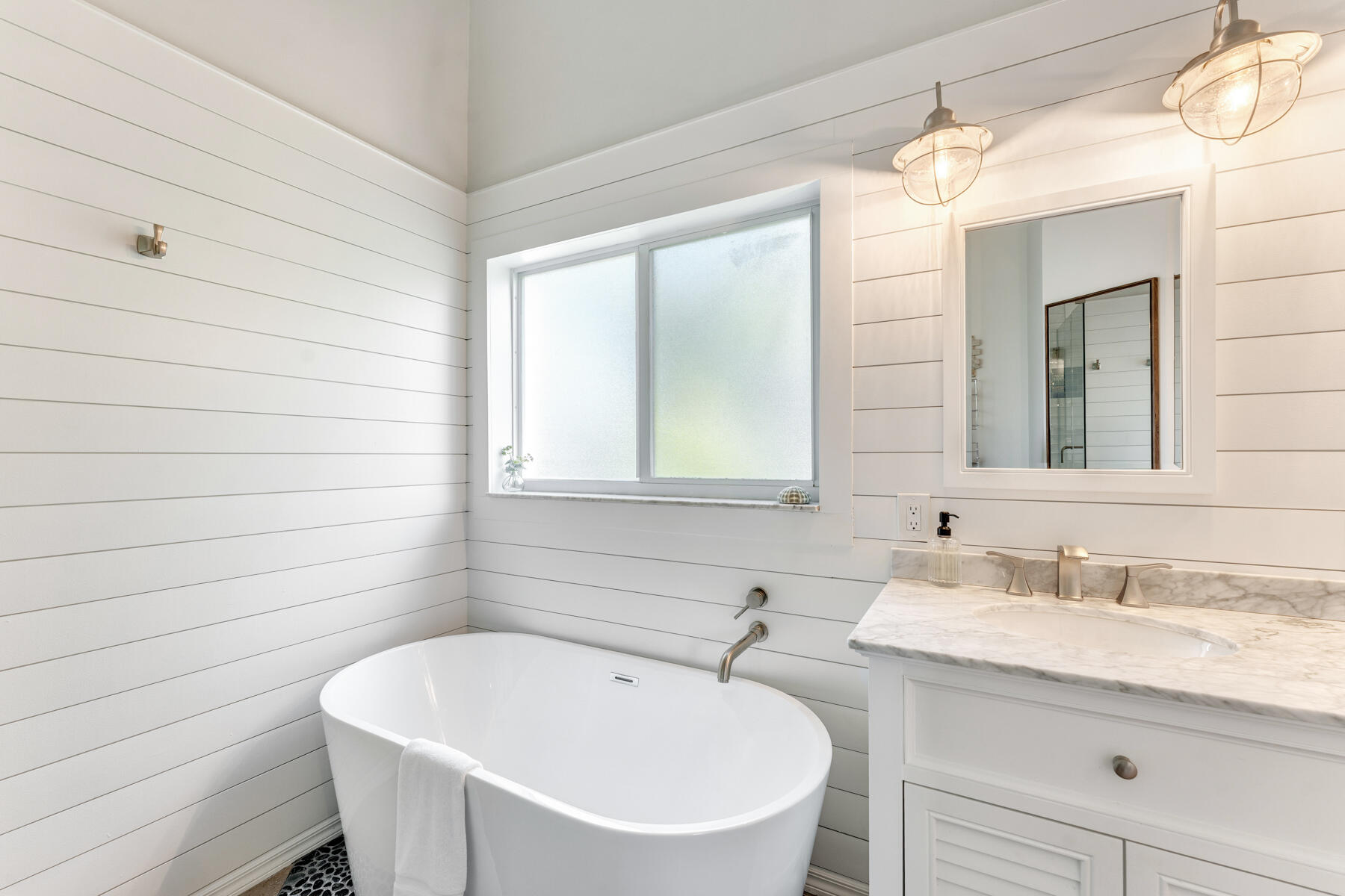 96 Avenue C Unit: 6