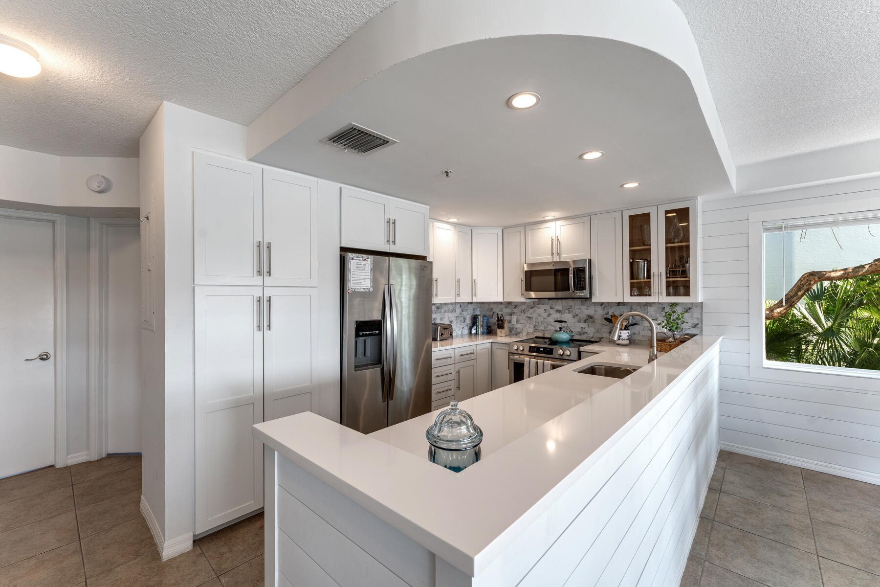 96 Avenue C Unit: 6