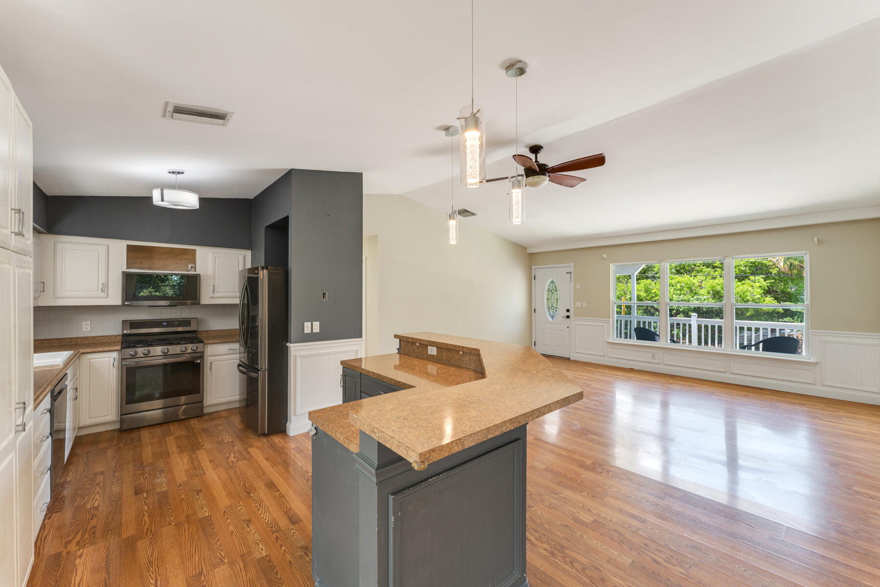 112 Peace Avenue