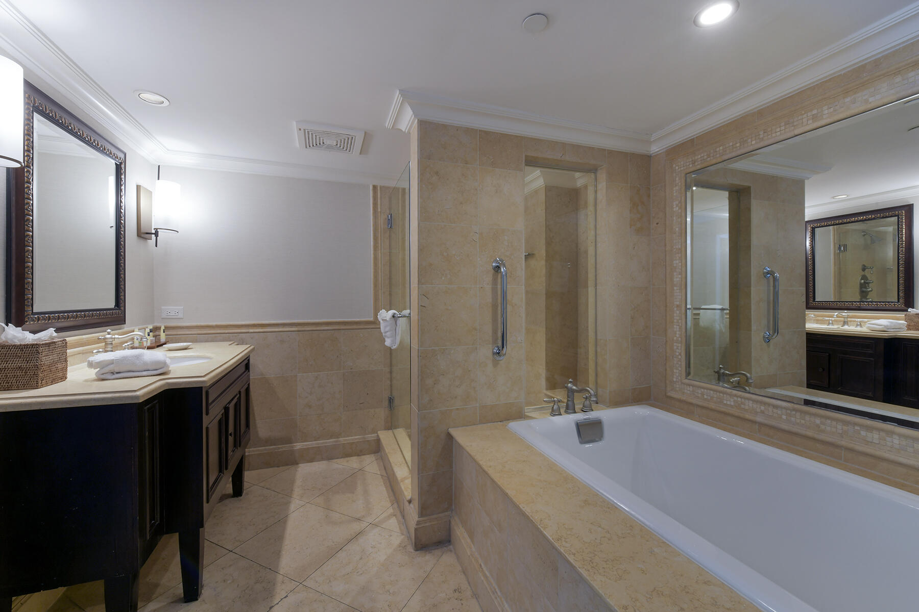 81801 Overseas Highway Unit: 637