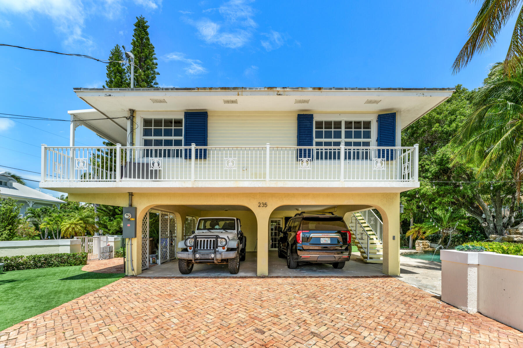 235 W Seaview Circle