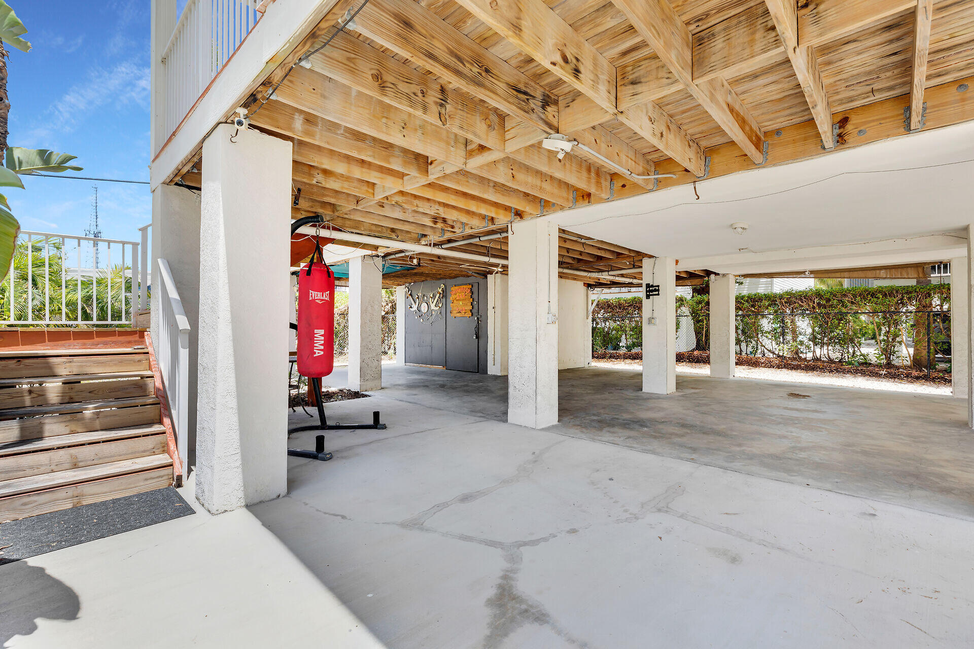 496 James Avenue