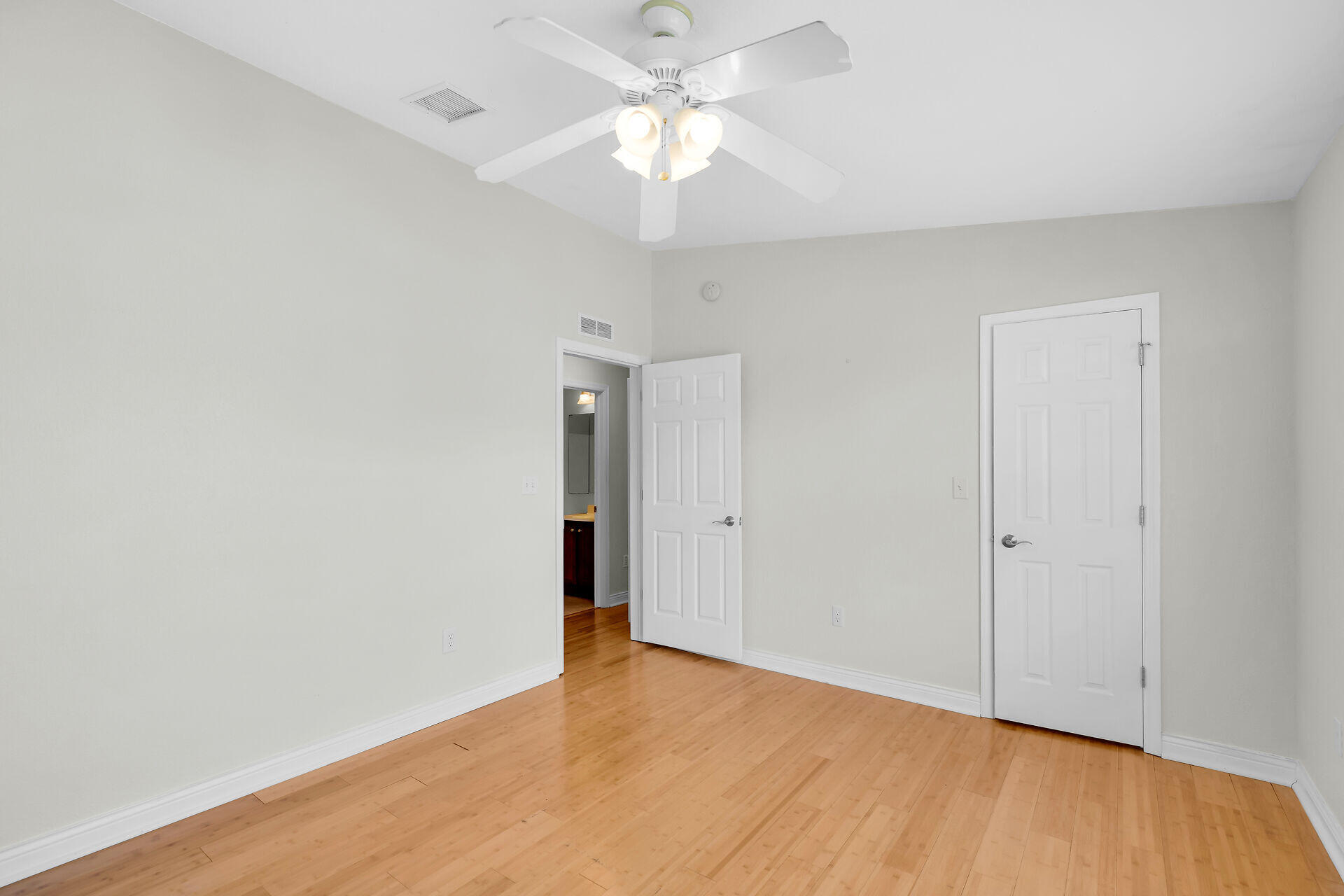496 James Avenue