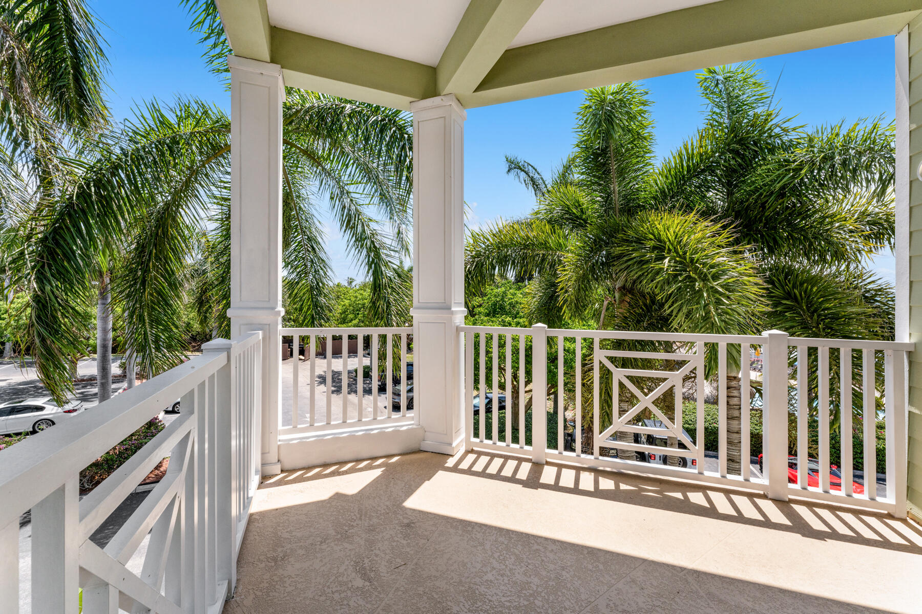 104000 Overseas Highway 1 - 2