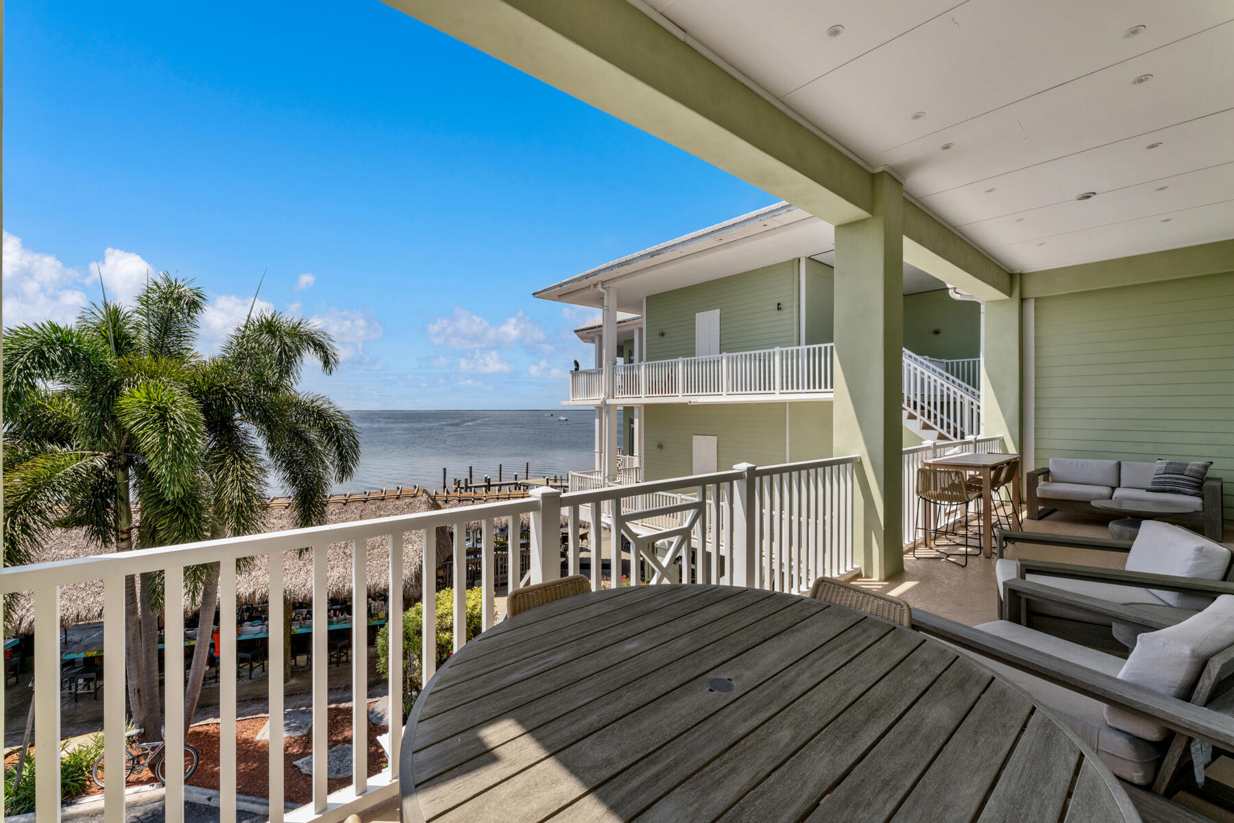 104000 Overseas Highway 1 - 2