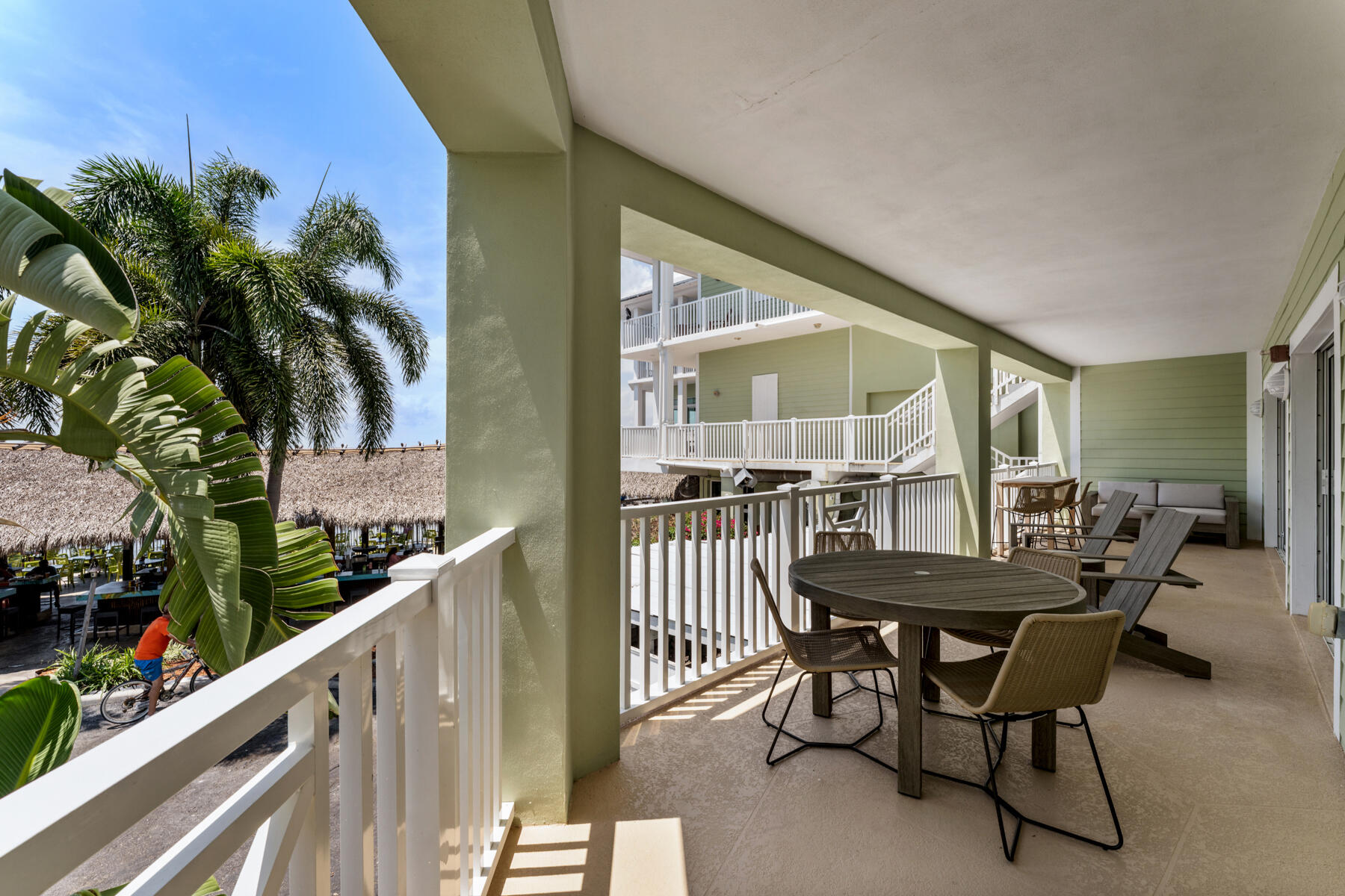 104000 Overseas Highway 1 - 2