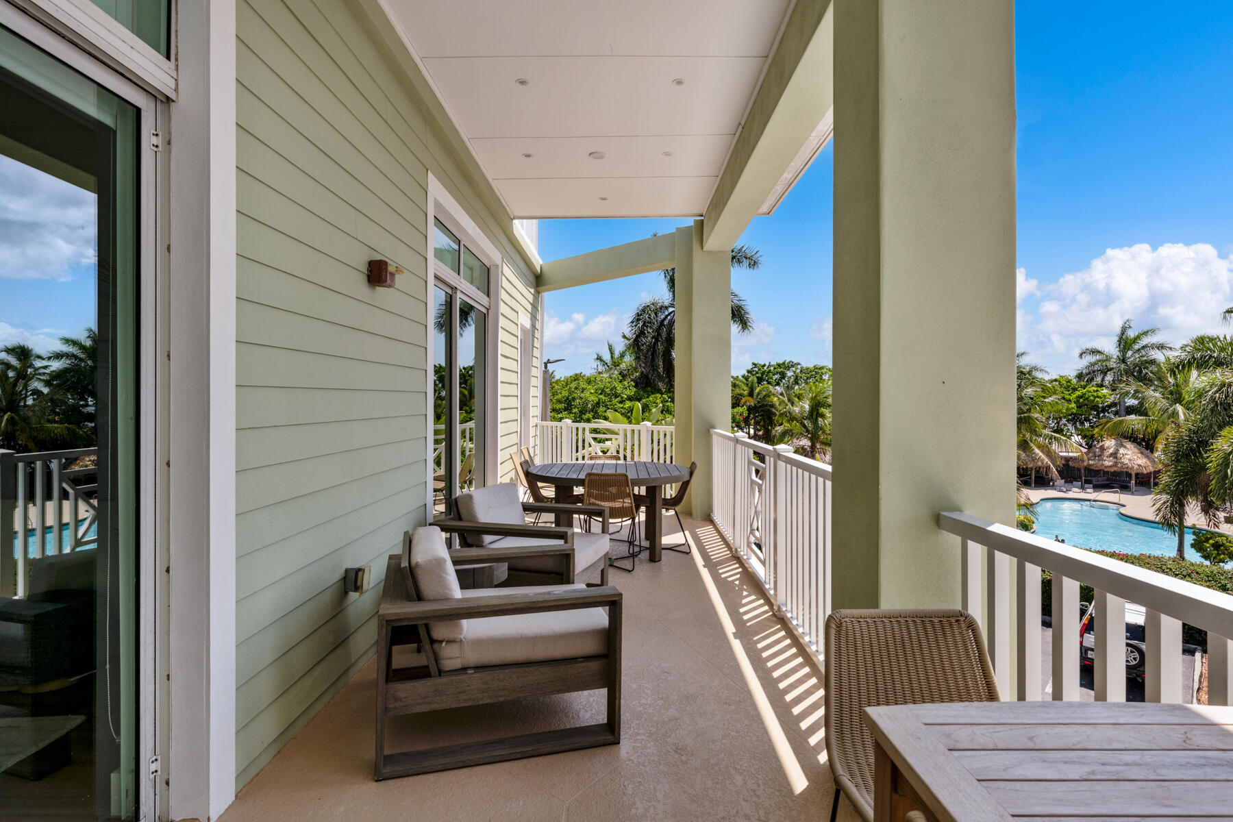 104000 Overseas Highway 1 - 2