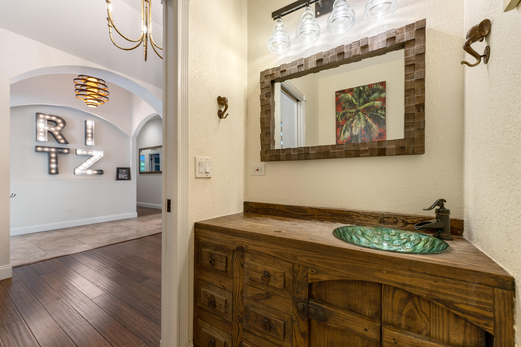 120 S Coco Plum Road