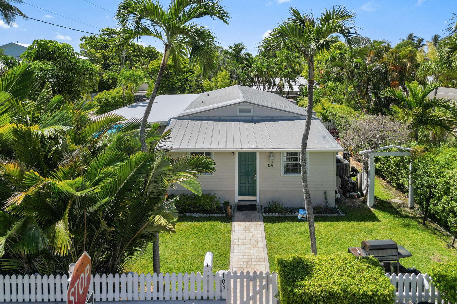 1332 Seminary Street 103