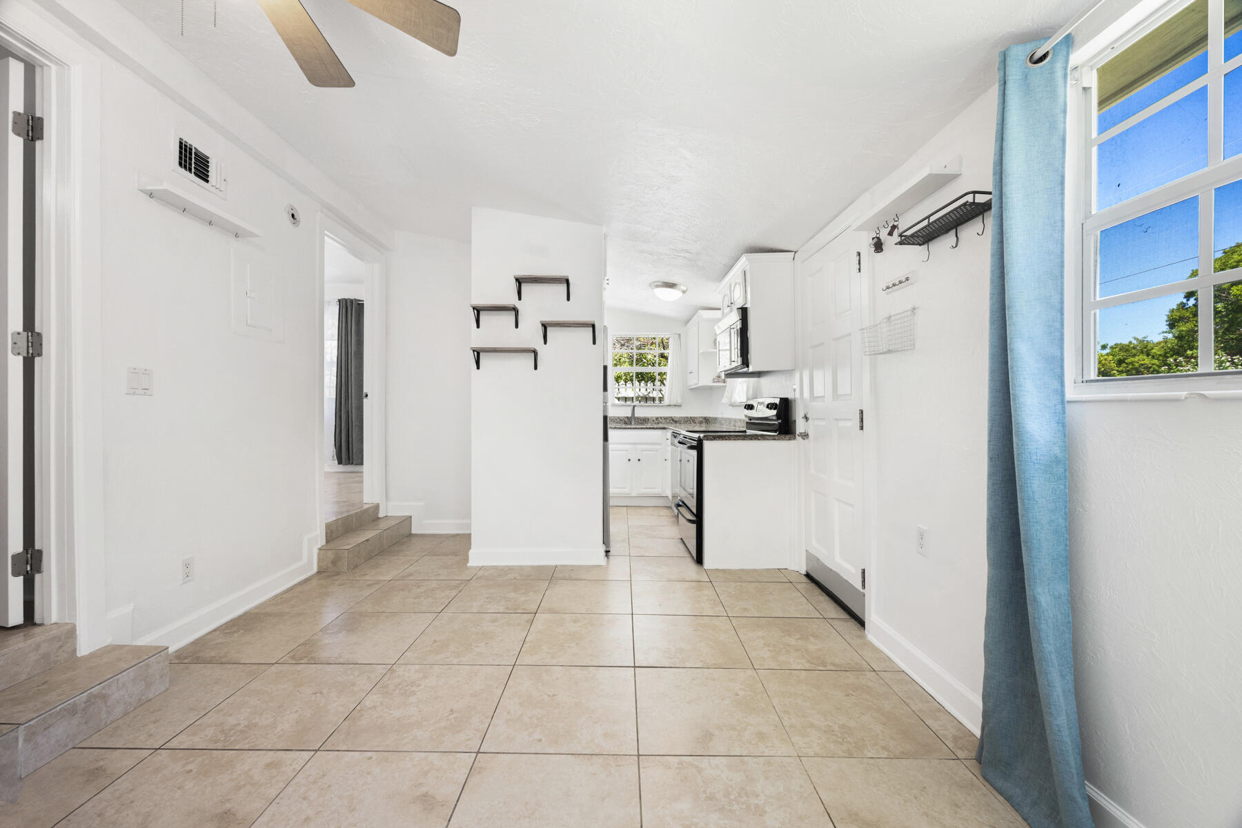1332 Seminary Street 103