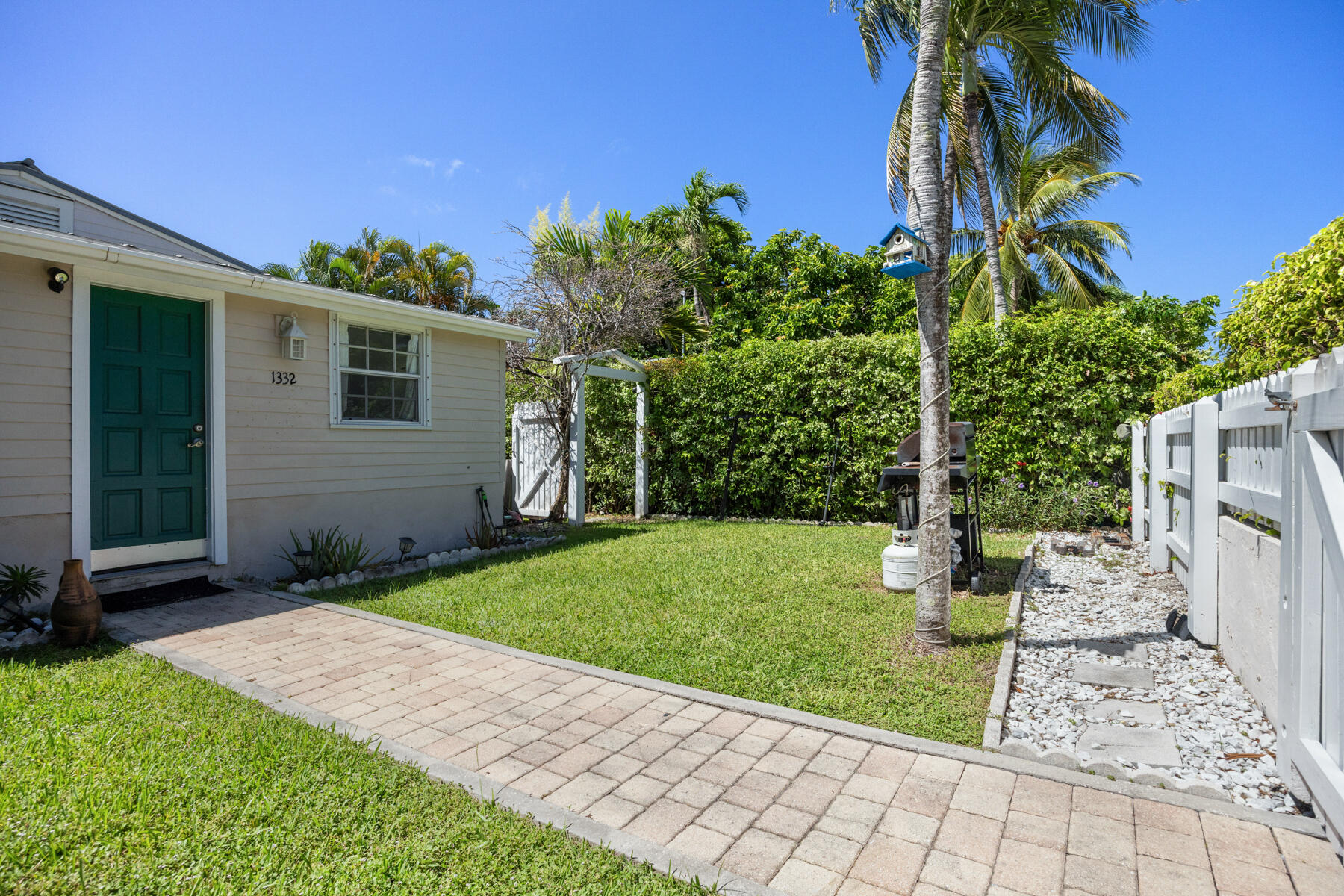 1332 Seminary Street 103