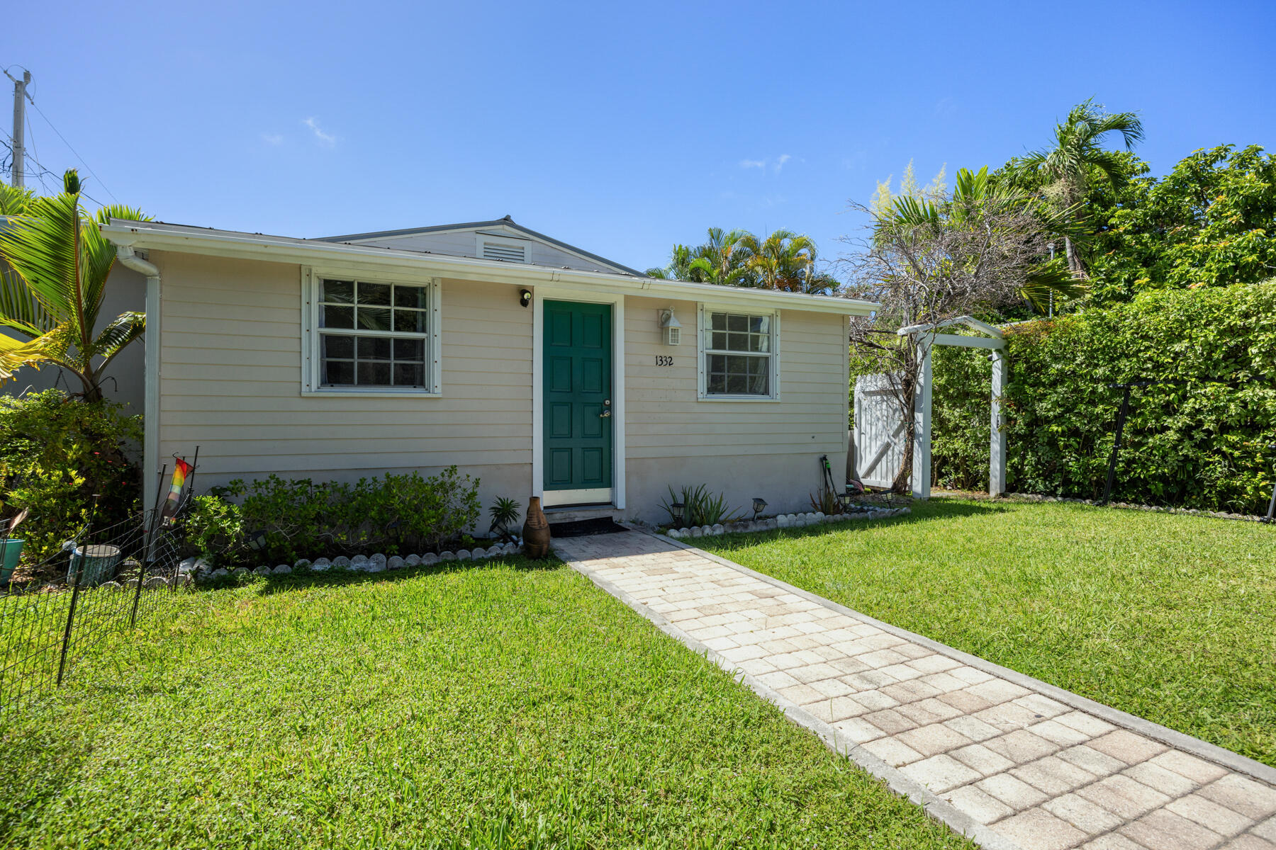 1332 Seminary Street 103