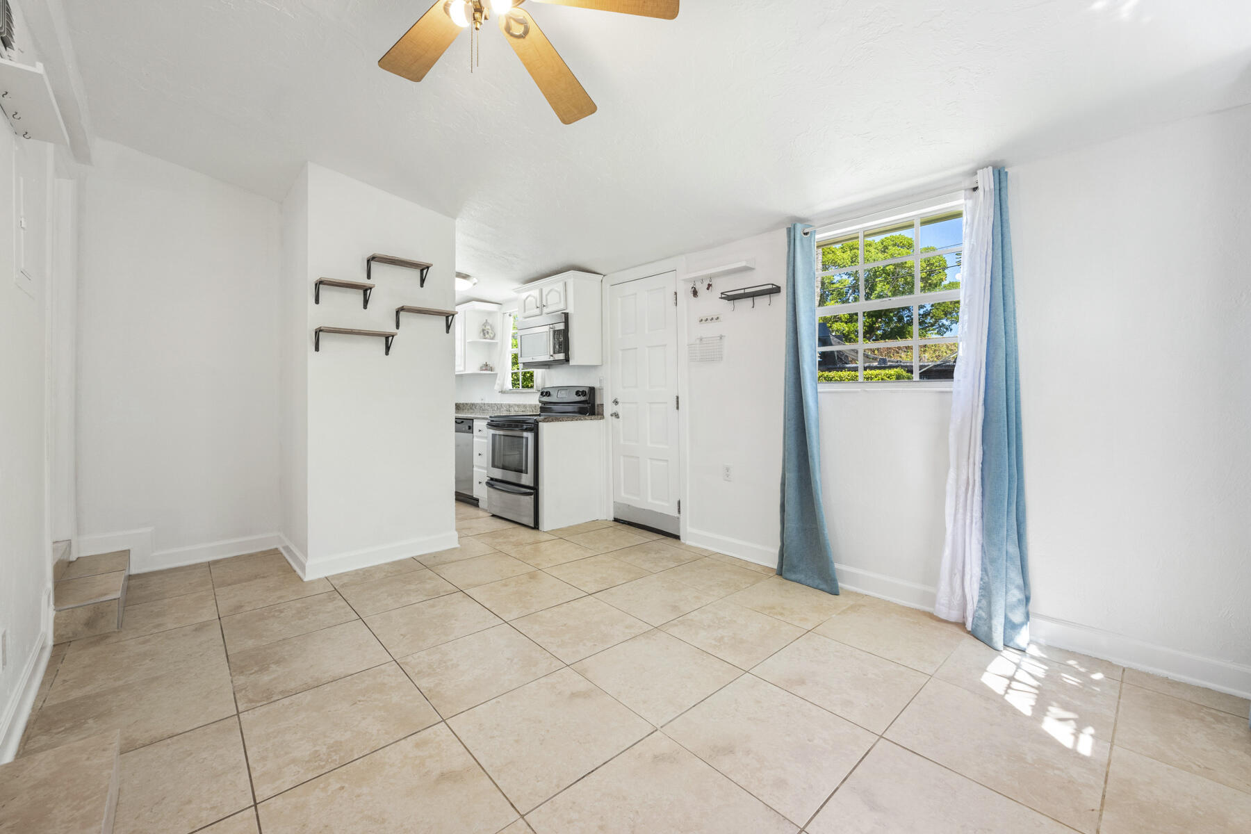 1332 Seminary Street 103