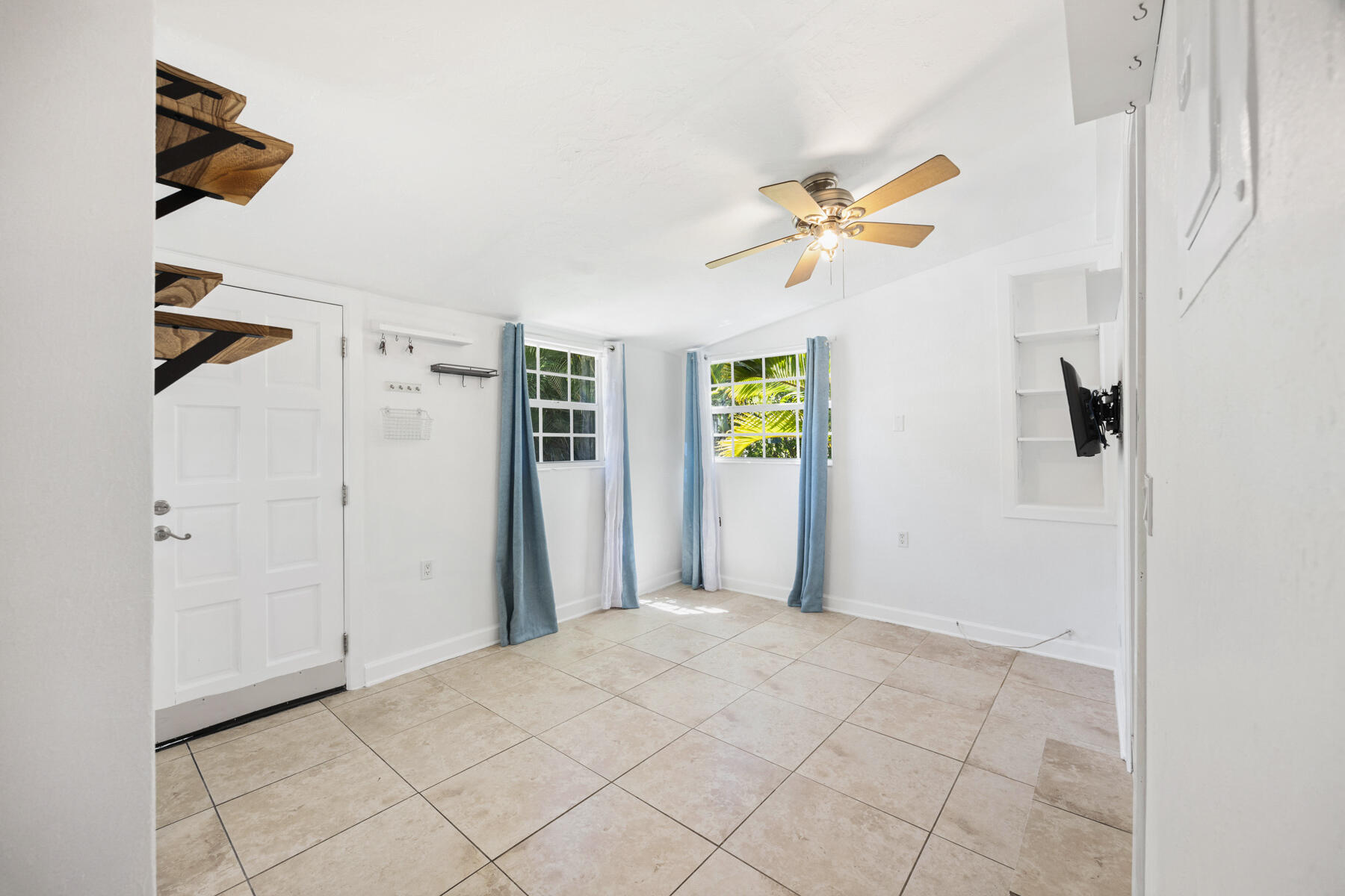 1332 Seminary Street 103