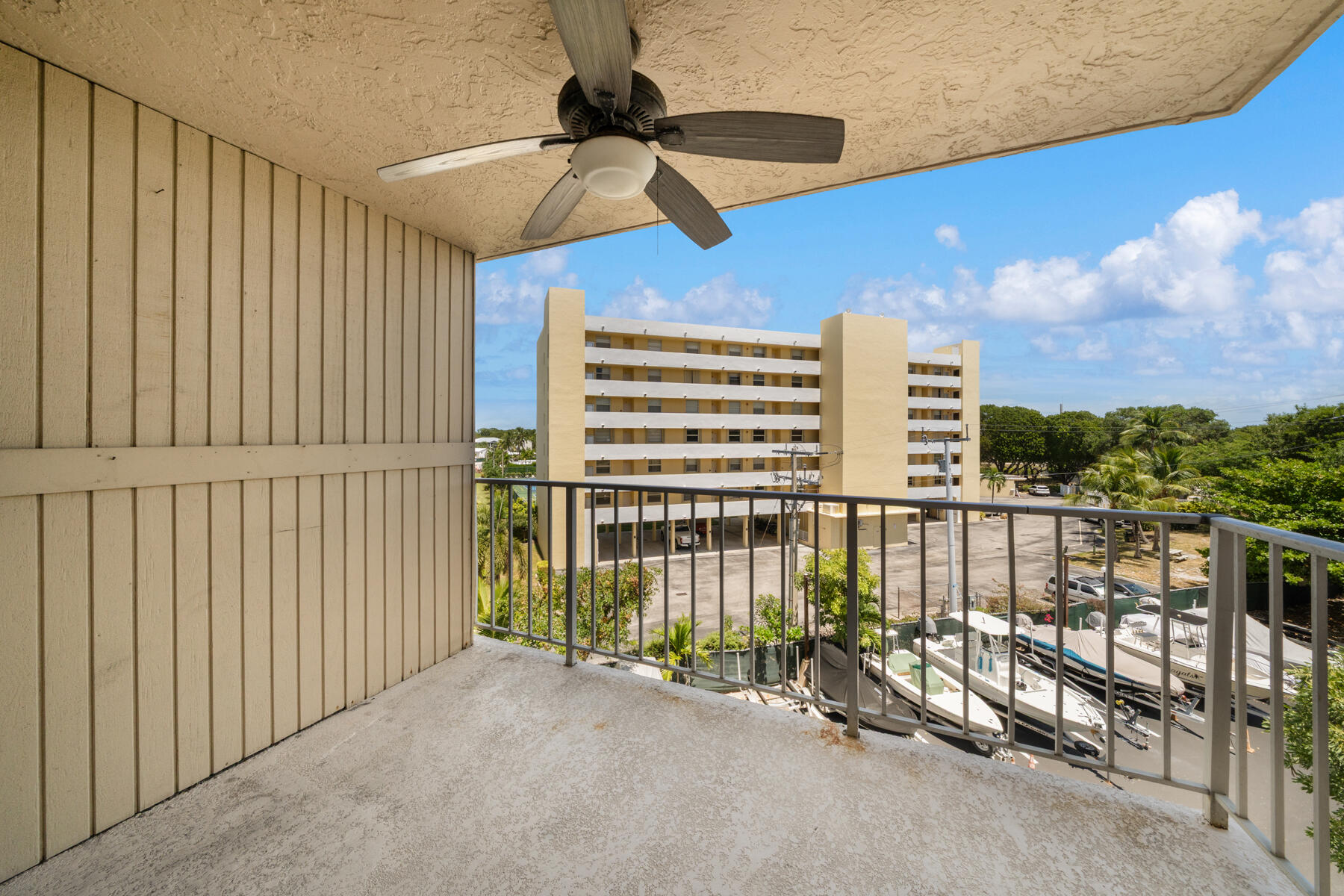 88500 Overseas Highway 407