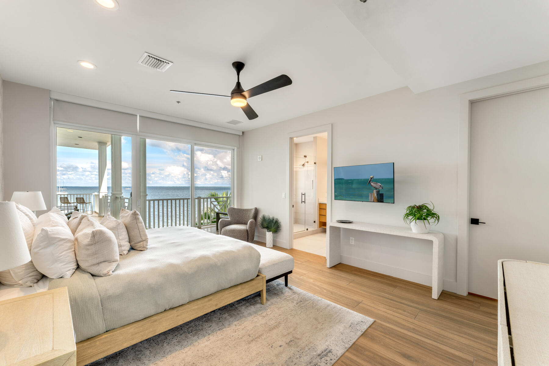 104000 Overseas Highway 3 - 3