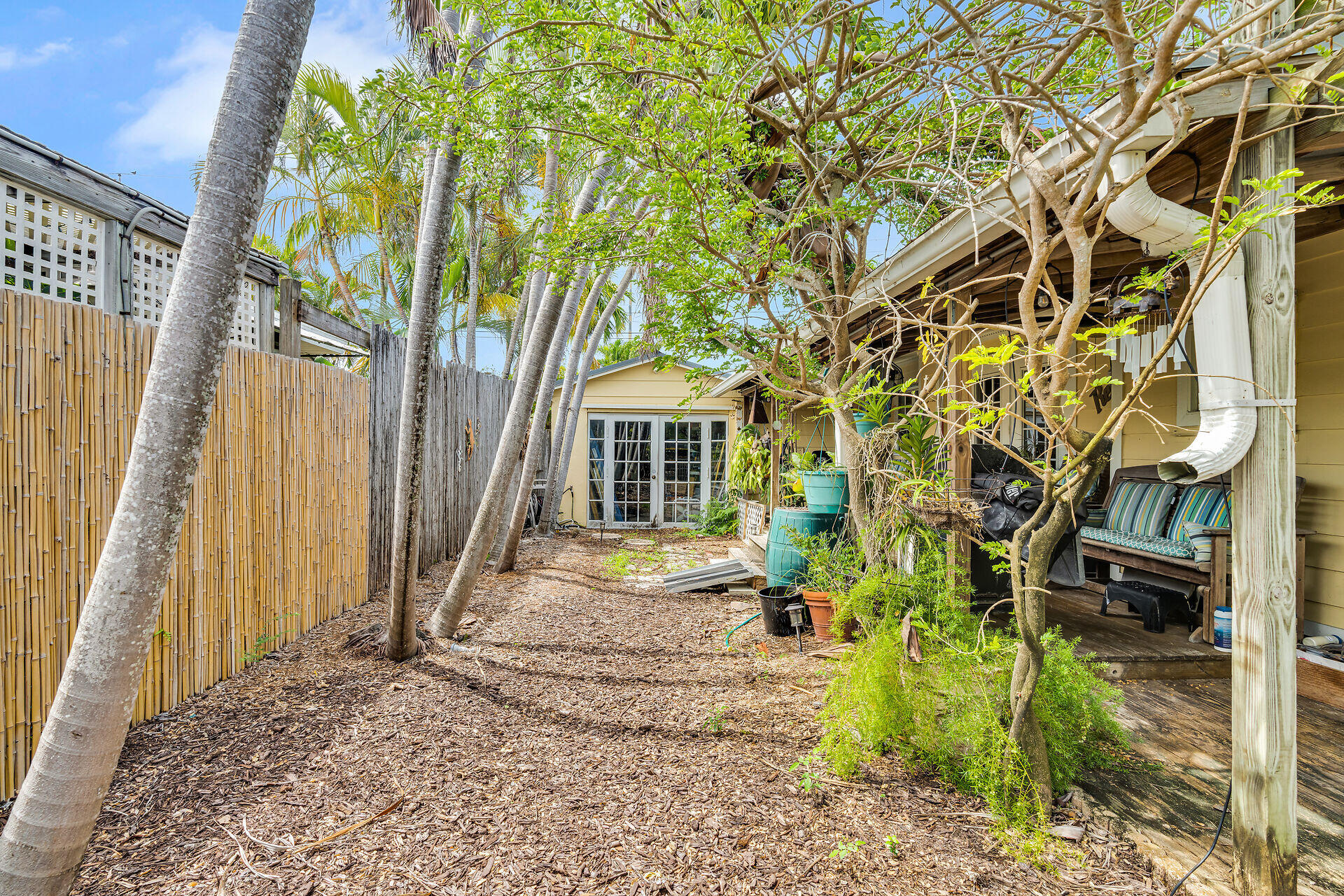 2506 Seidenberg Avenue