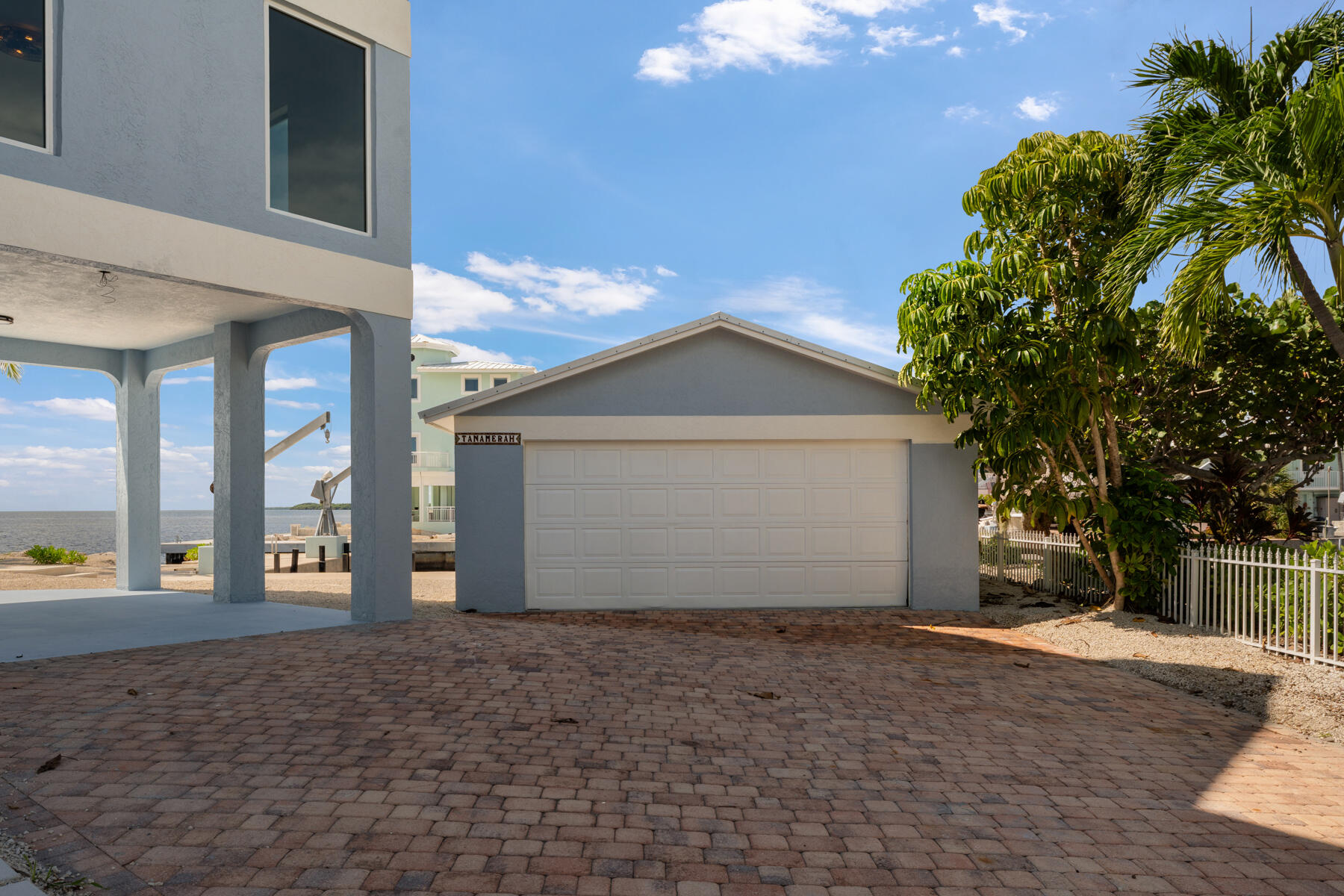 1200 Mockingbird Road