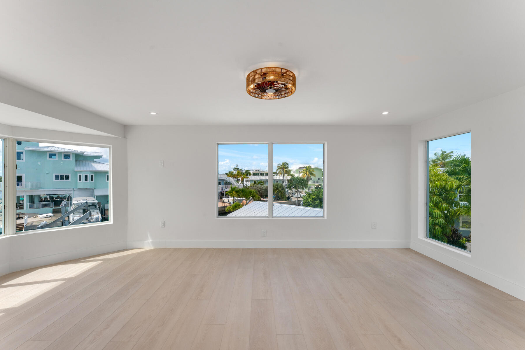 1200 Mockingbird Road