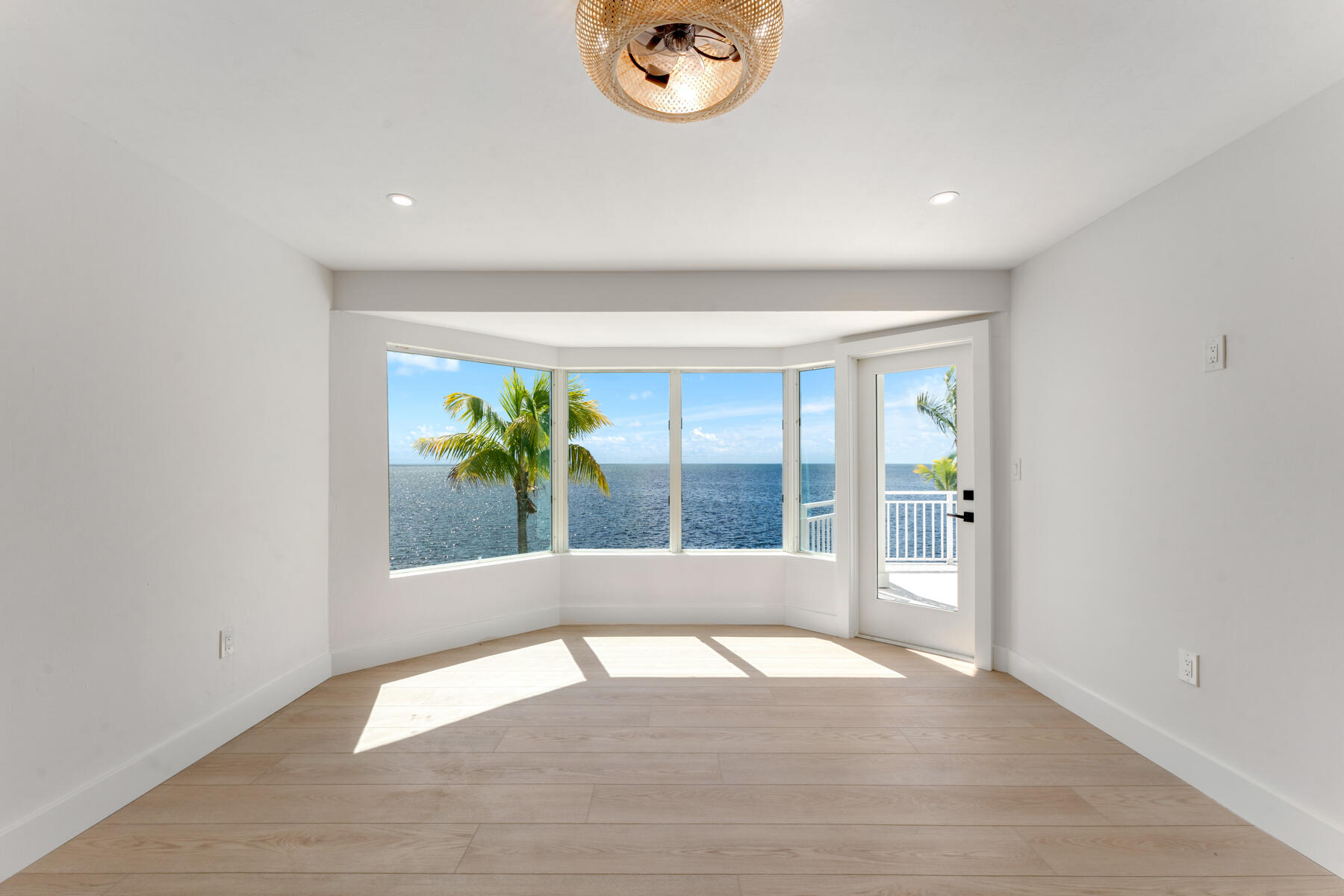 1200 Mockingbird Road
