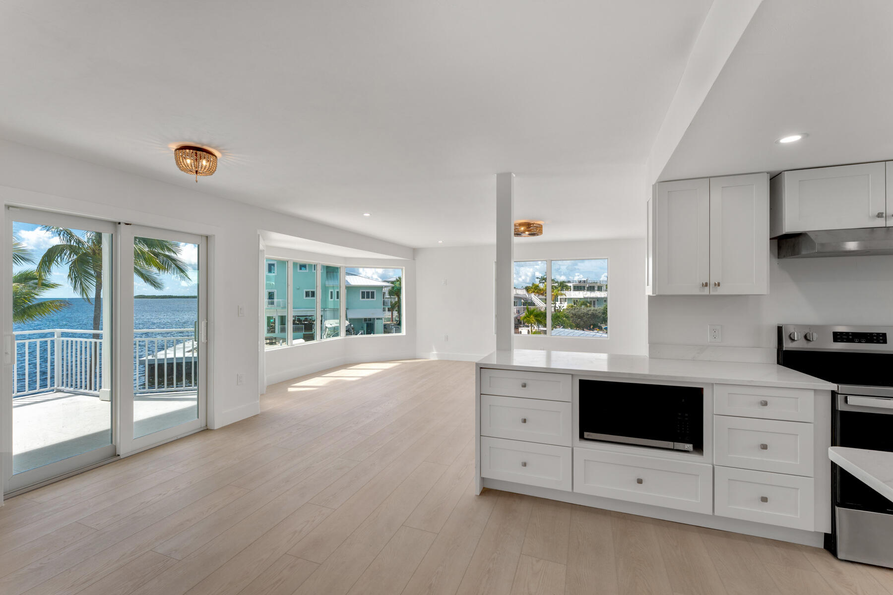 1200 Mockingbird Road