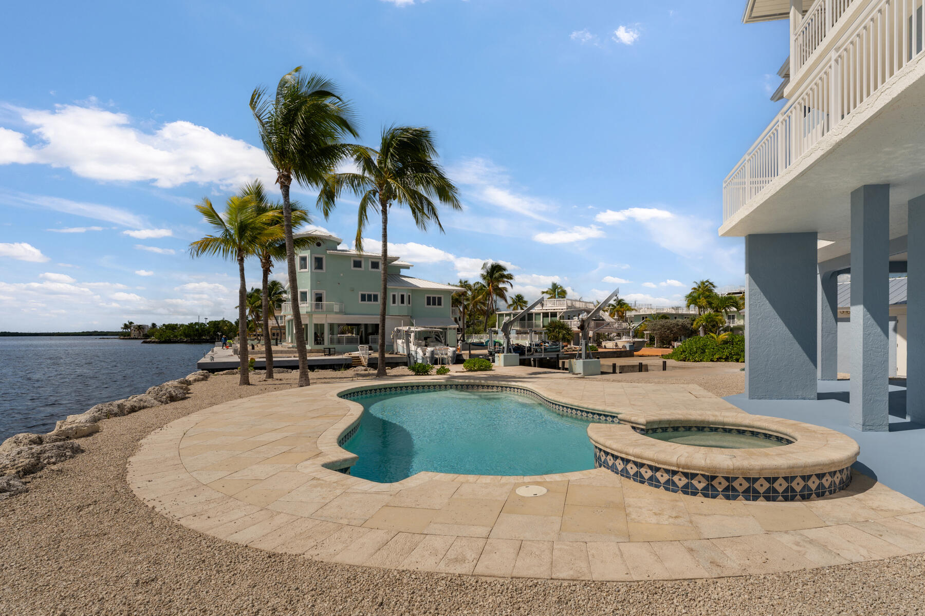 1200 Mockingbird Road