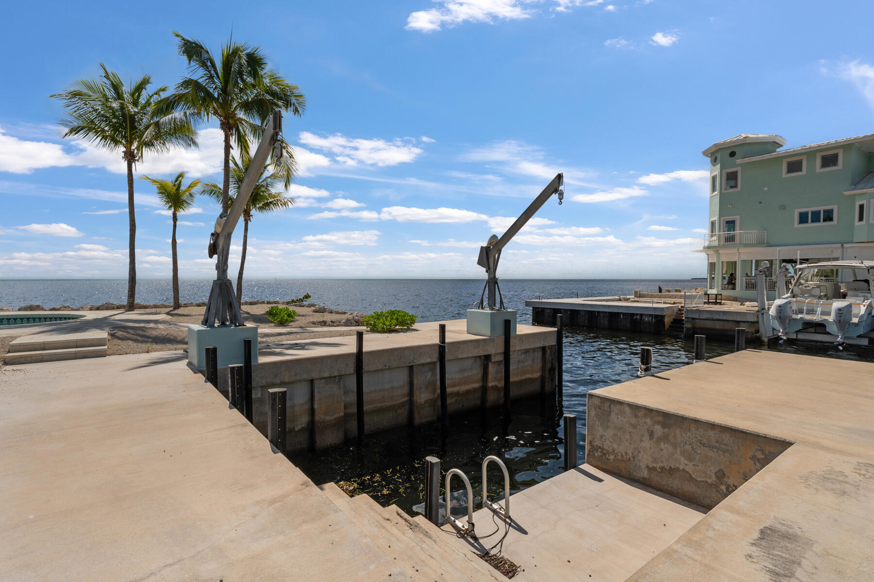 1200 Mockingbird Road