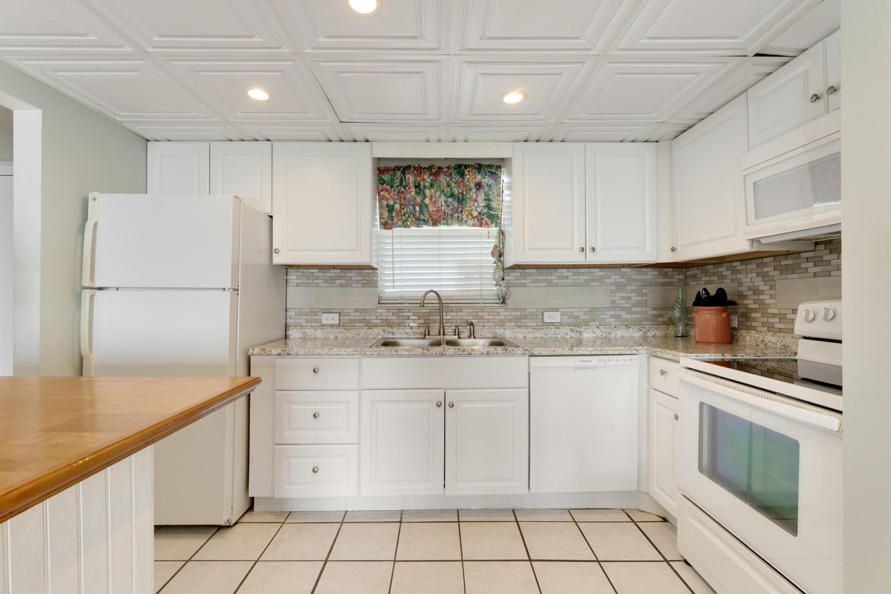 200 Wrenn Street Apt 601 Plantation Key FL