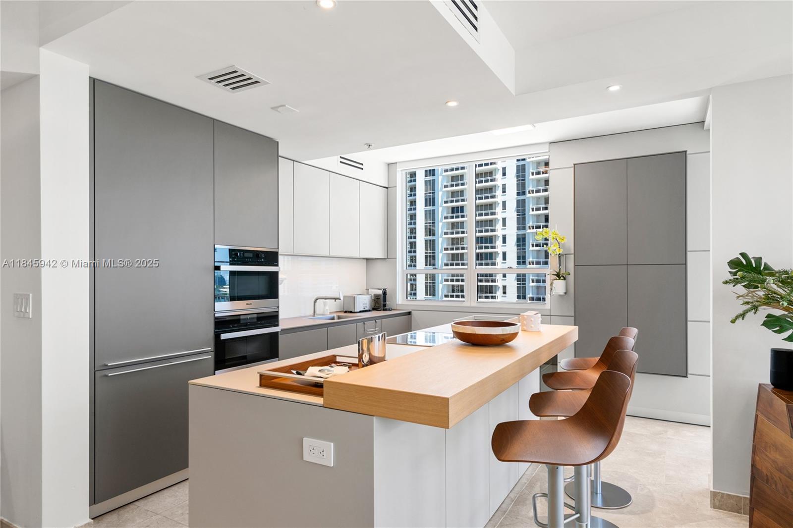 801 Brickell Key Blvd # 1512