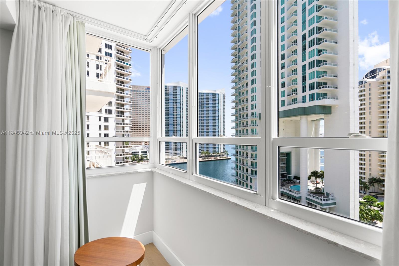801 Brickell Key Blvd # 1512