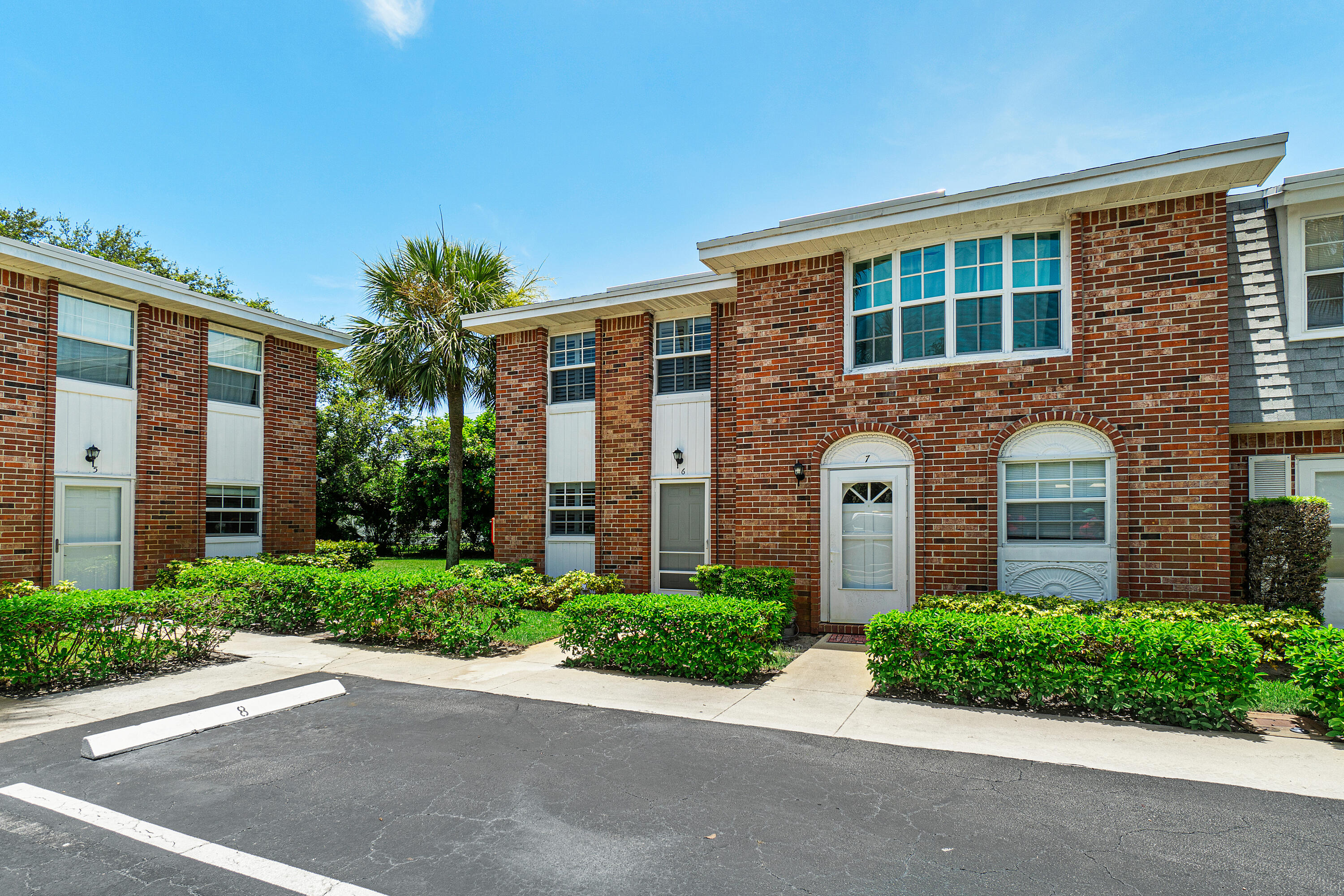 409 N Cypress Drive Unit: 6