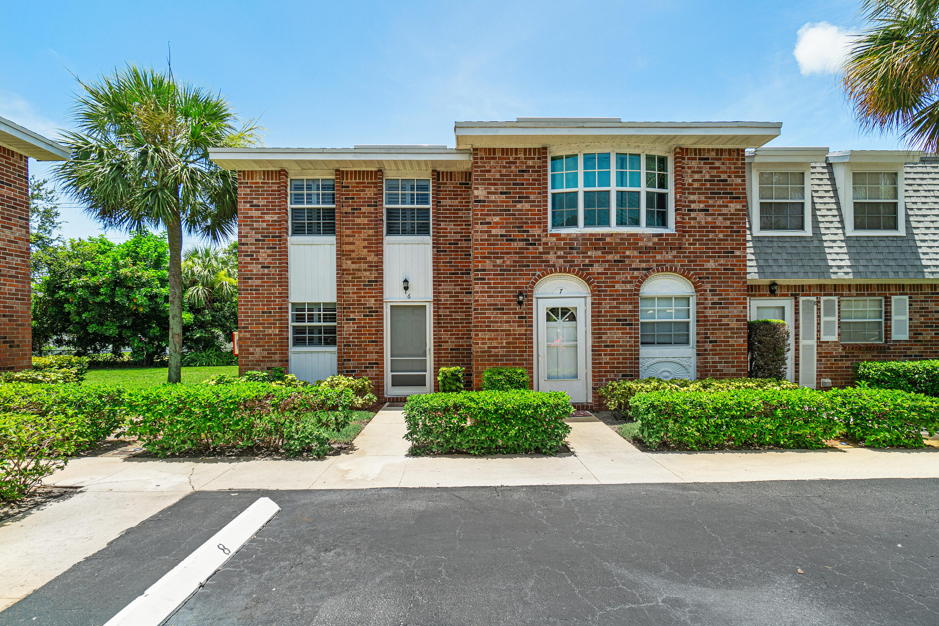 409 N Cypress Drive Unit: 6