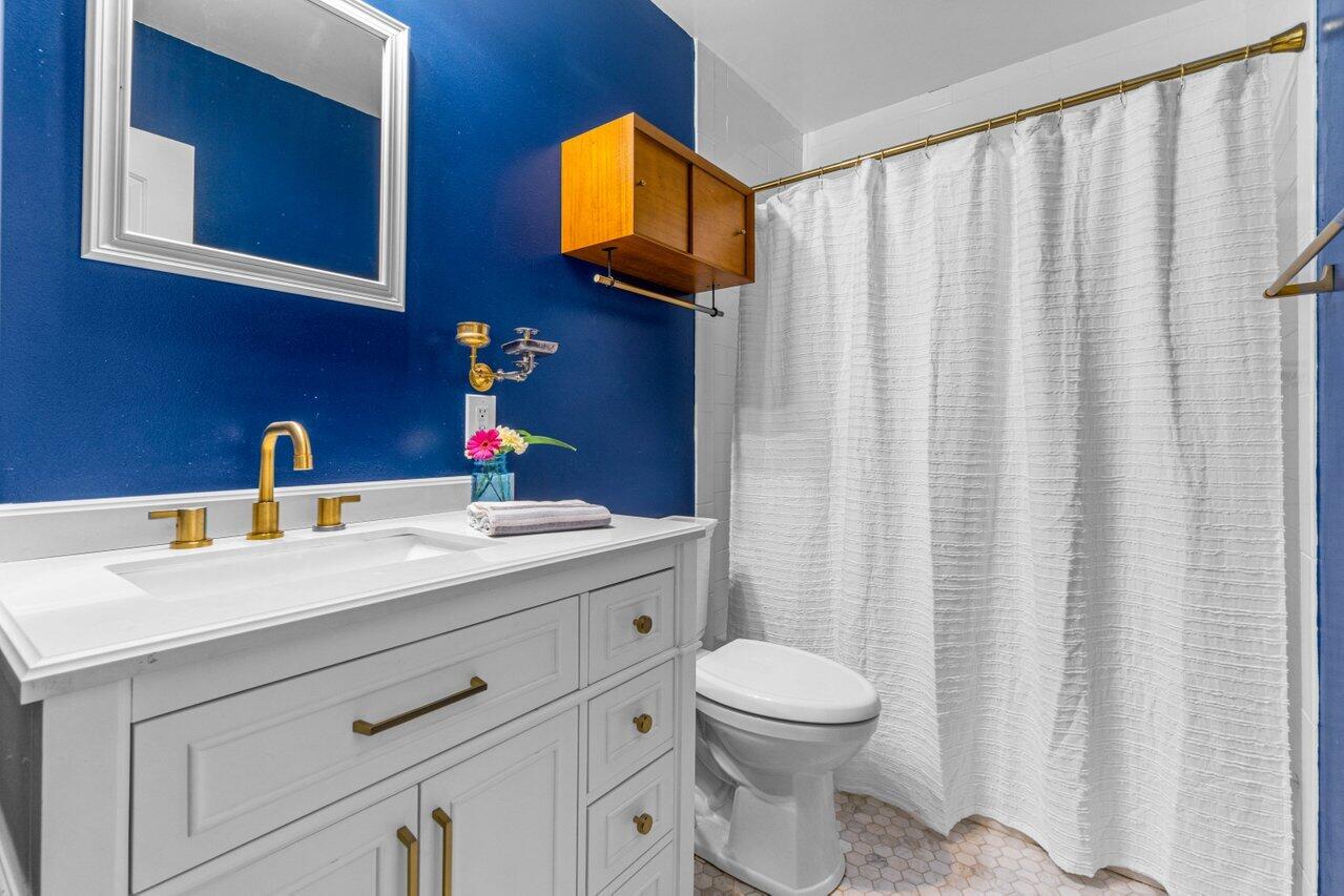 409 N Cypress Drive Unit: 6