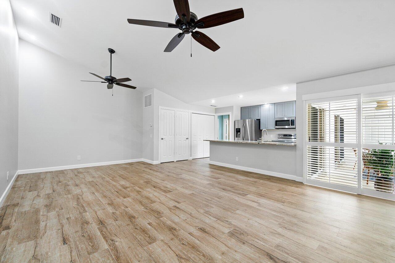 7402 Geminata Oak Court