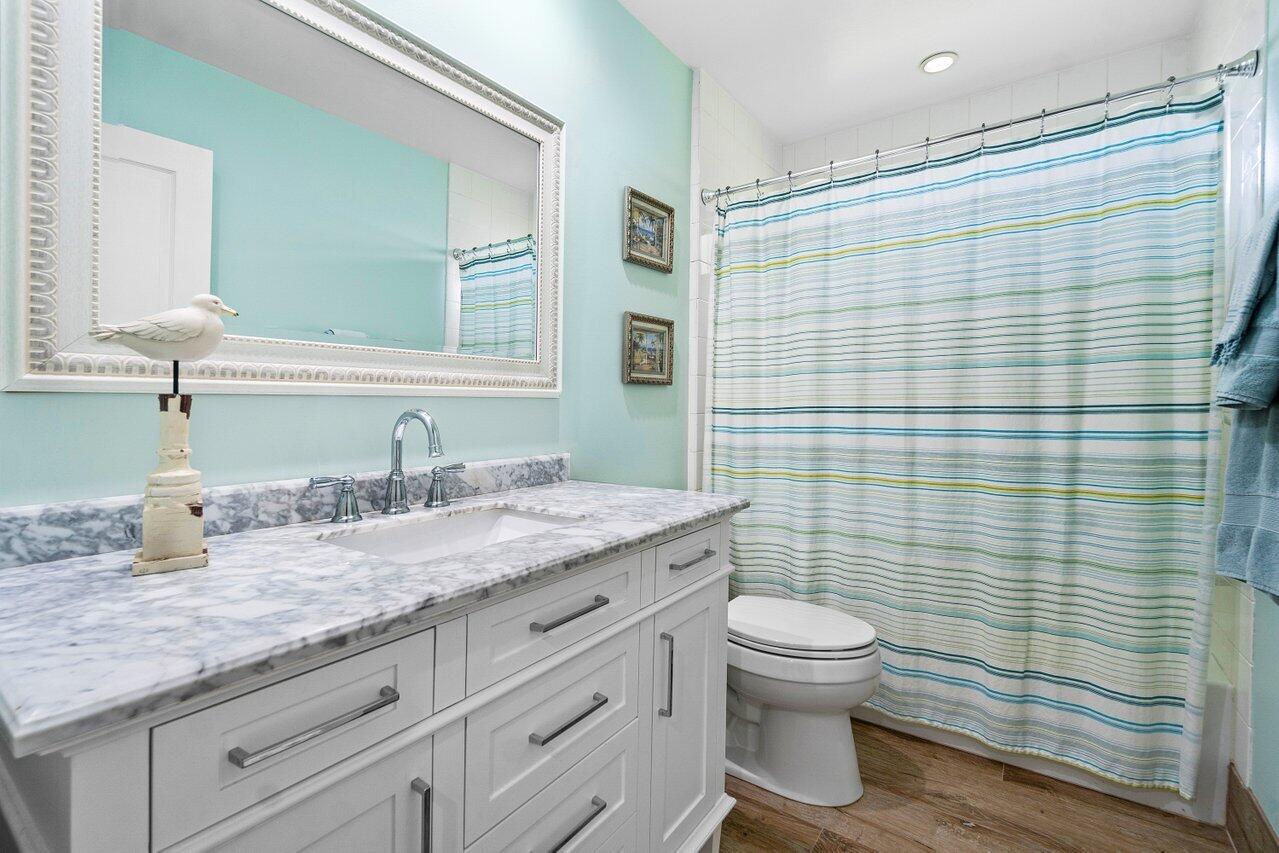 7402 Geminata Oak Court