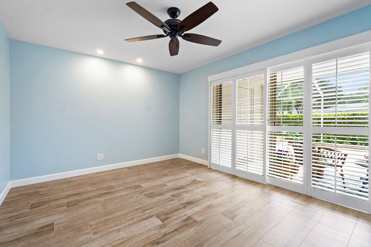 7402 Geminata Oak Court