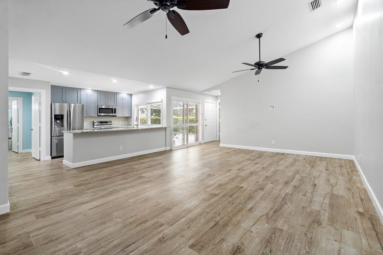 7402 Geminata Oak Court