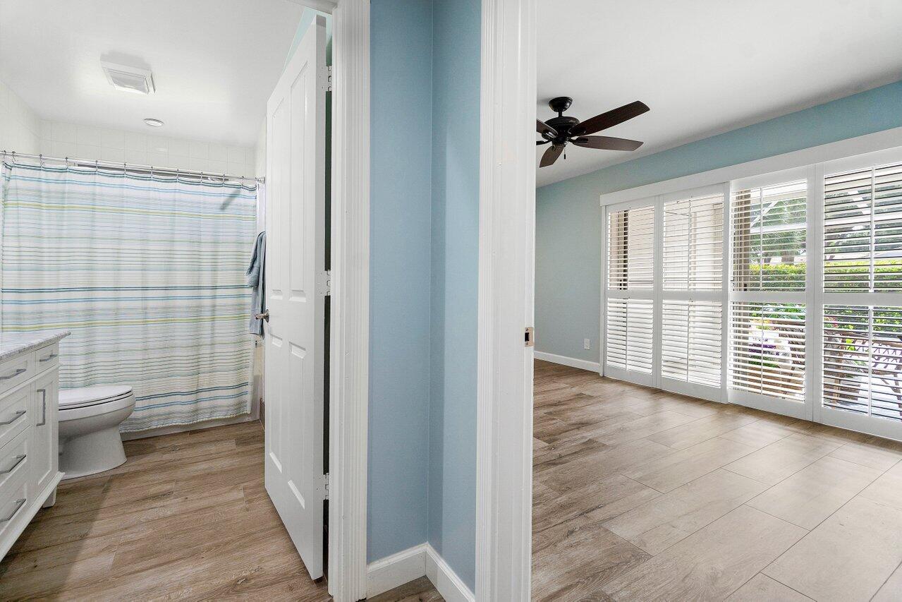 7402 Geminata Oak Court