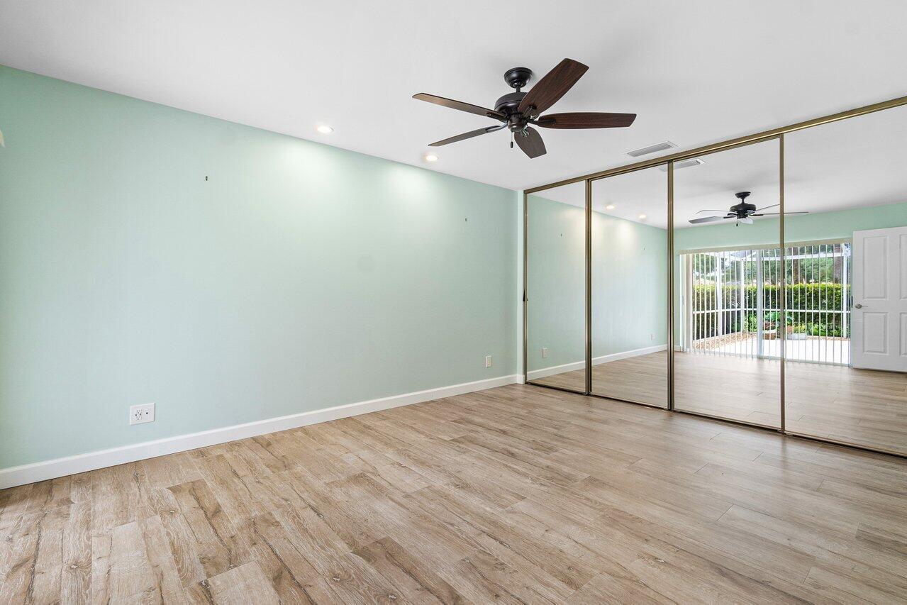 7402 Geminata Oak Court
