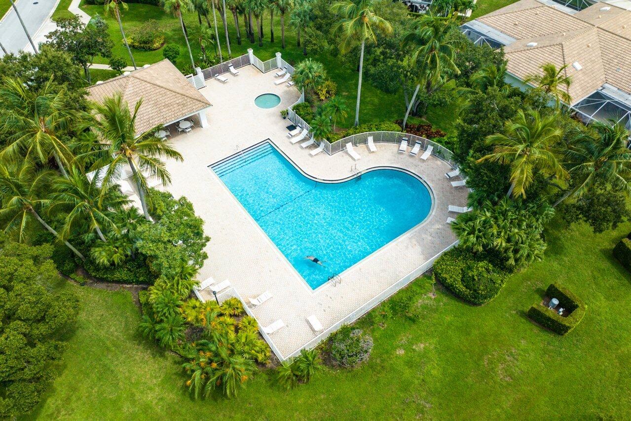 7402 Geminata Oak Court