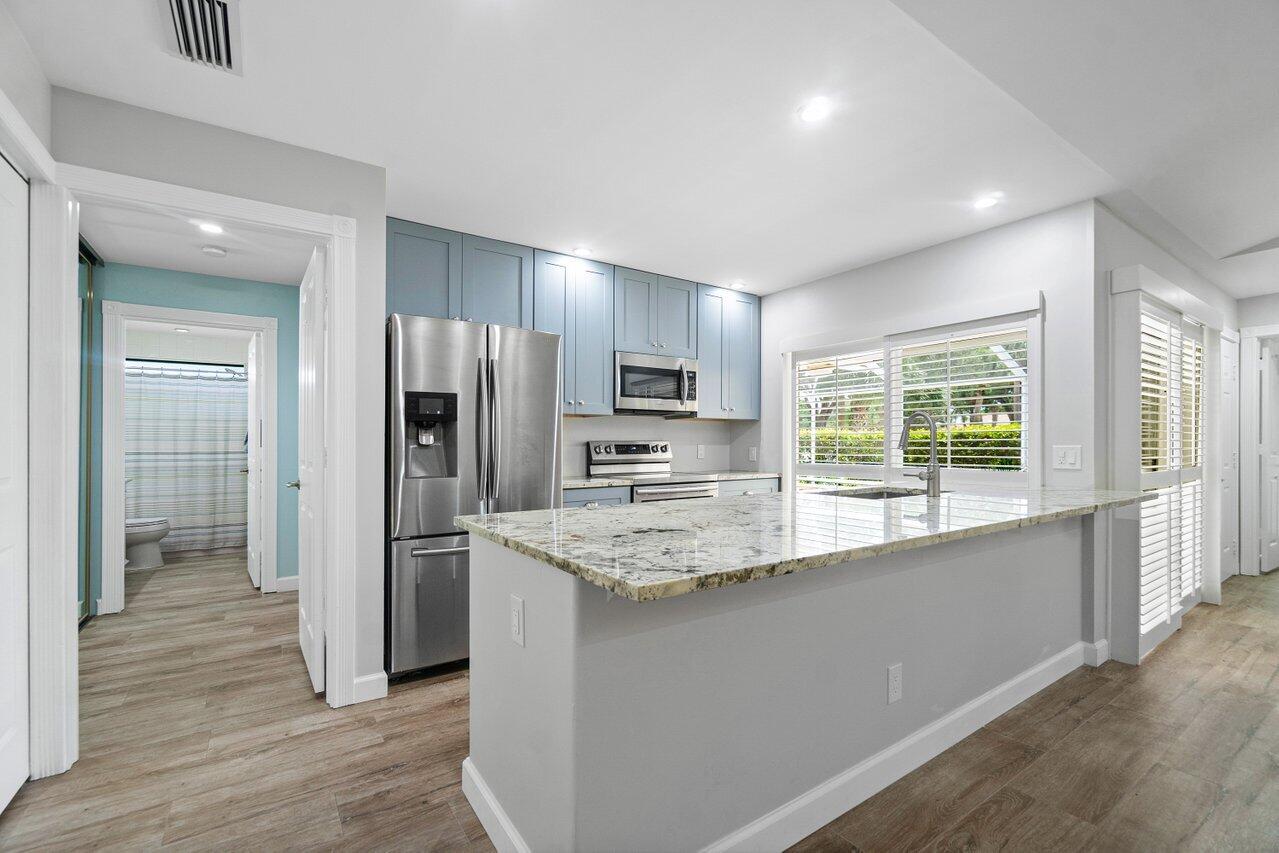 7402 Geminata Oak Court