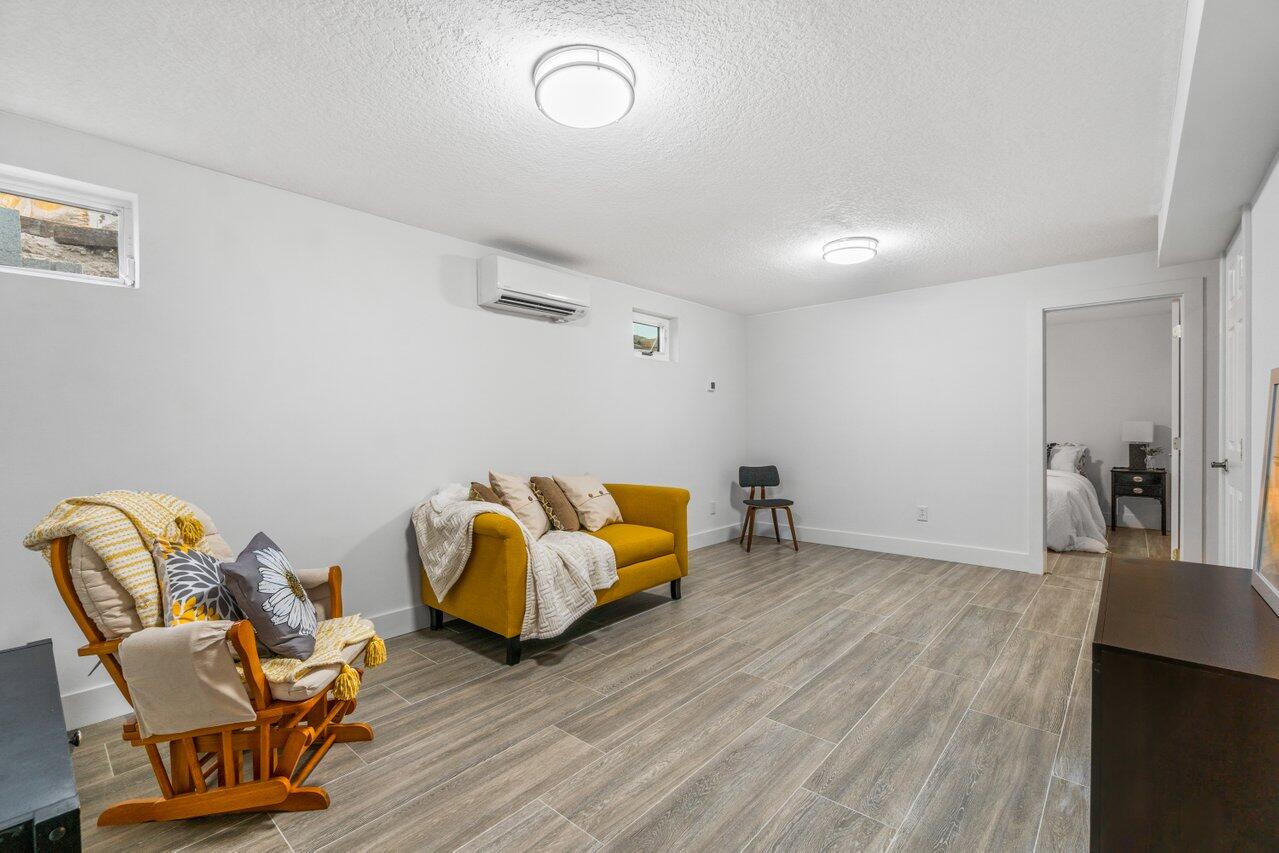 9427 SE Athena Street