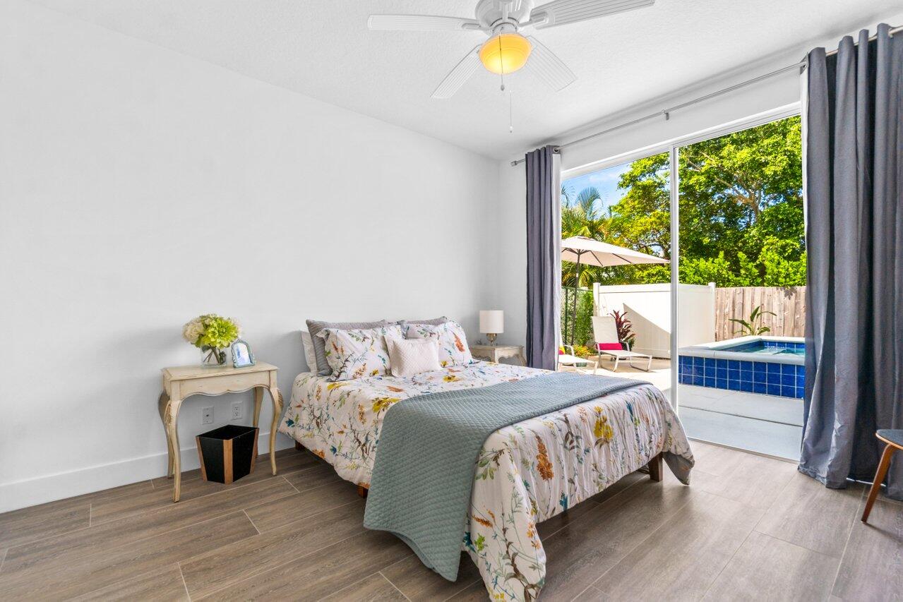 9427 SE Athena Street