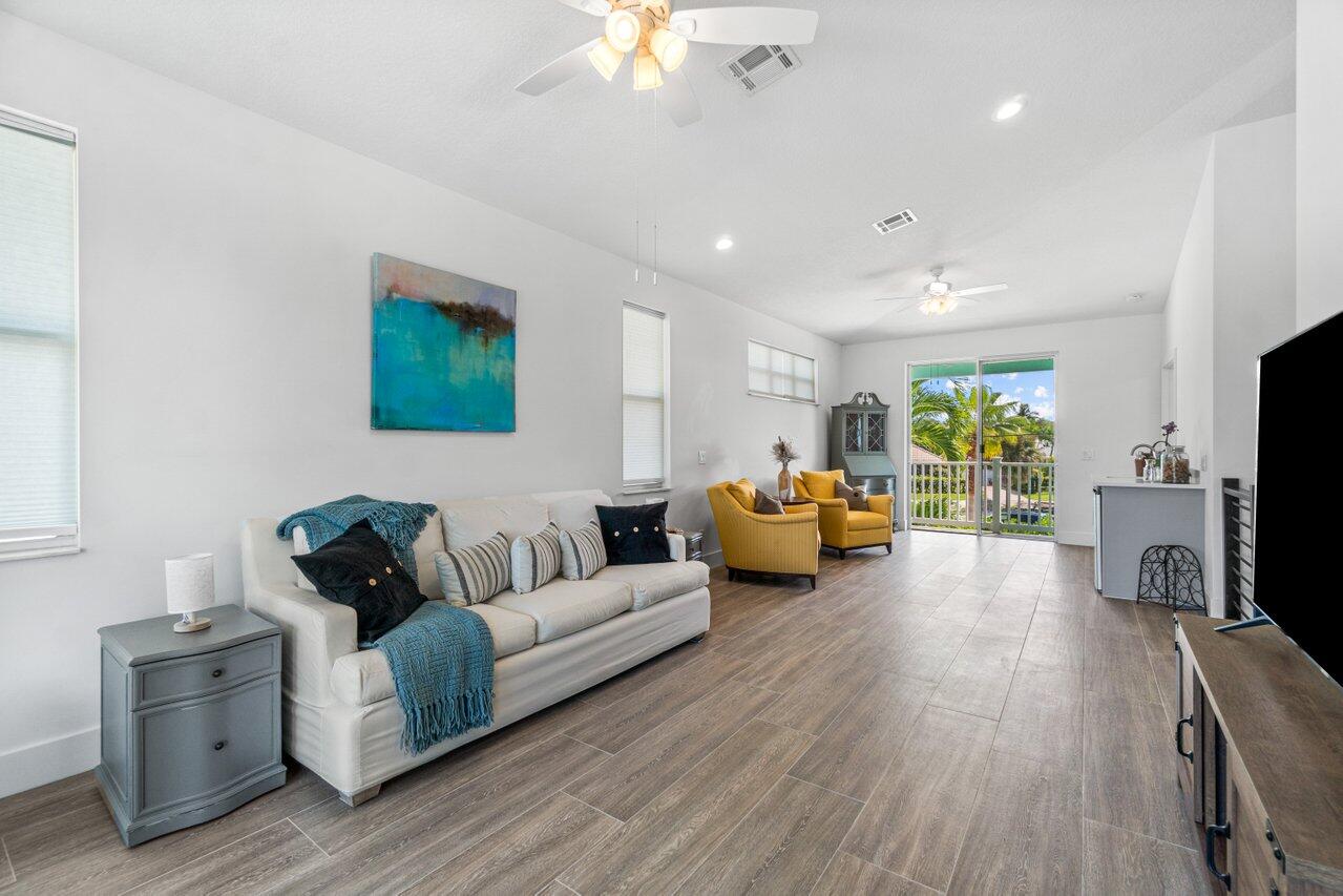 9427 SE Athena Street