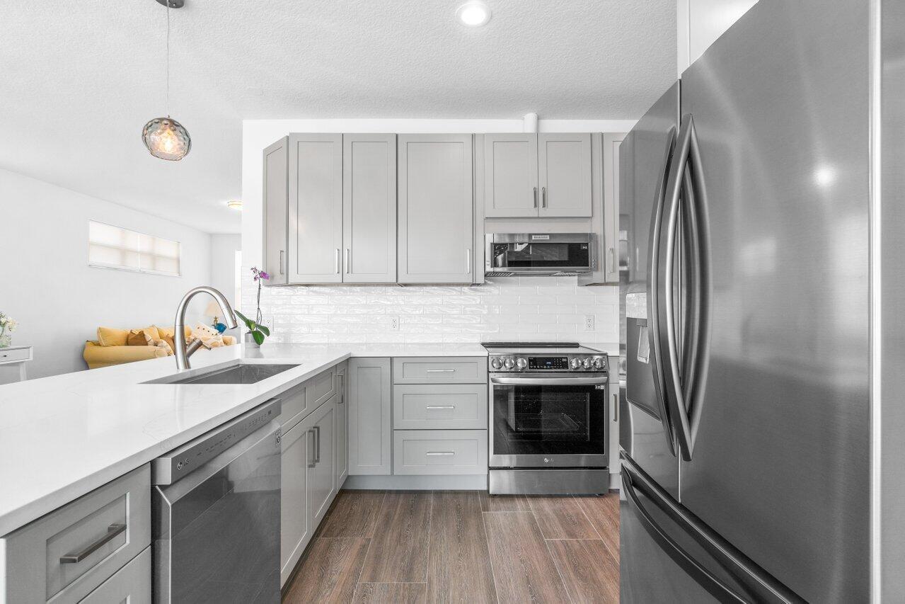 9427 SE Athena Street