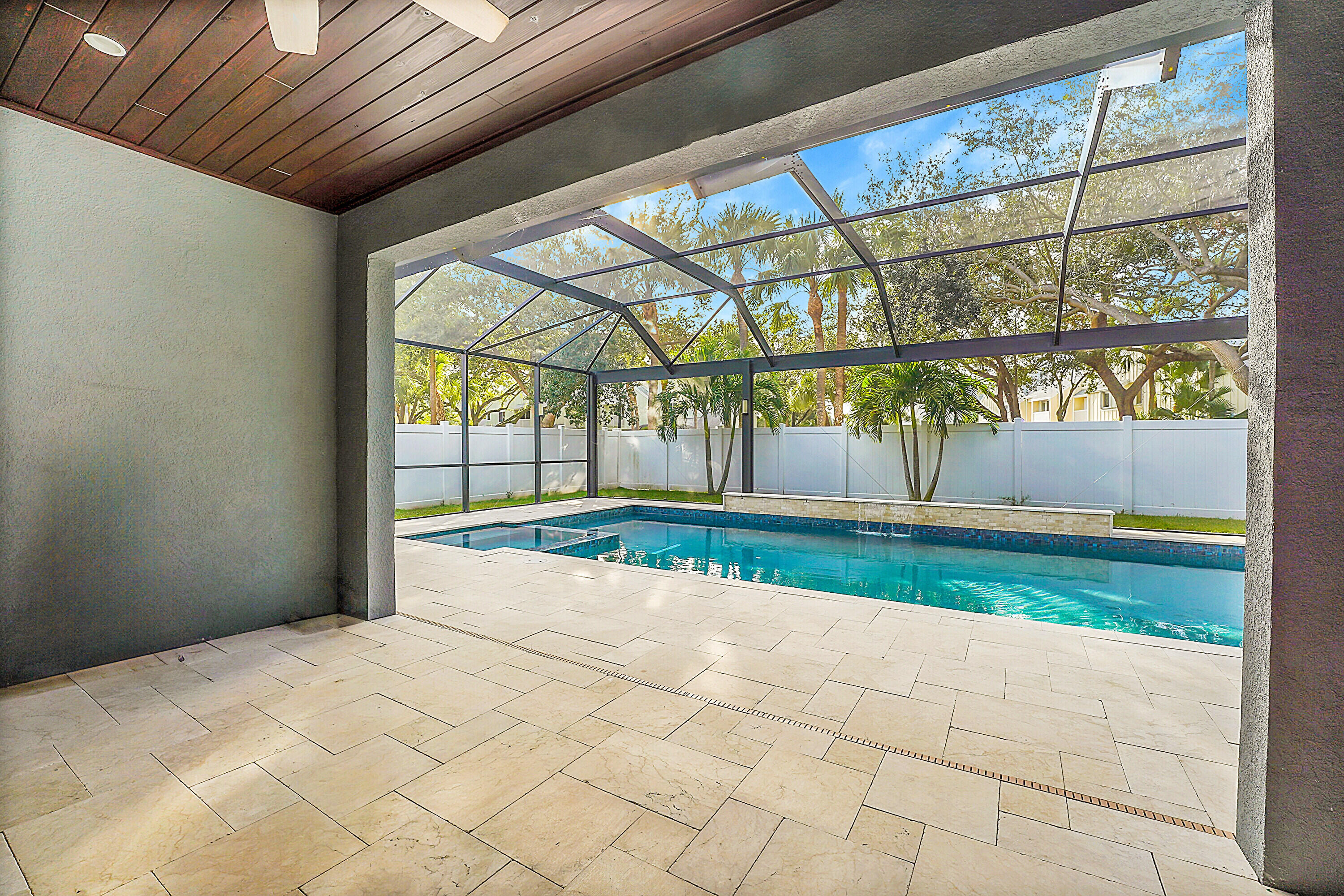 17735 Cinquez Park Road W