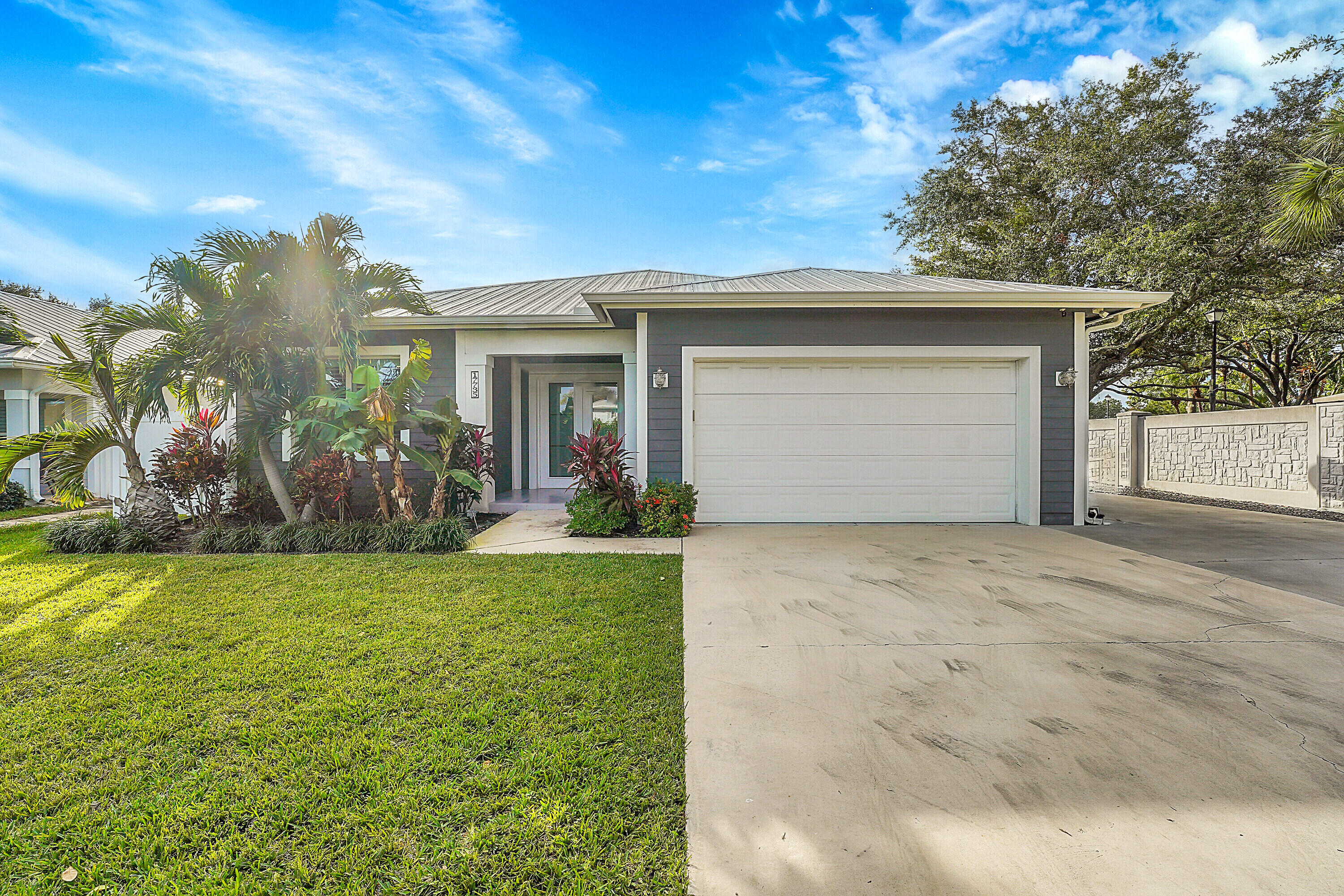 17735 Cinquez Park Road W