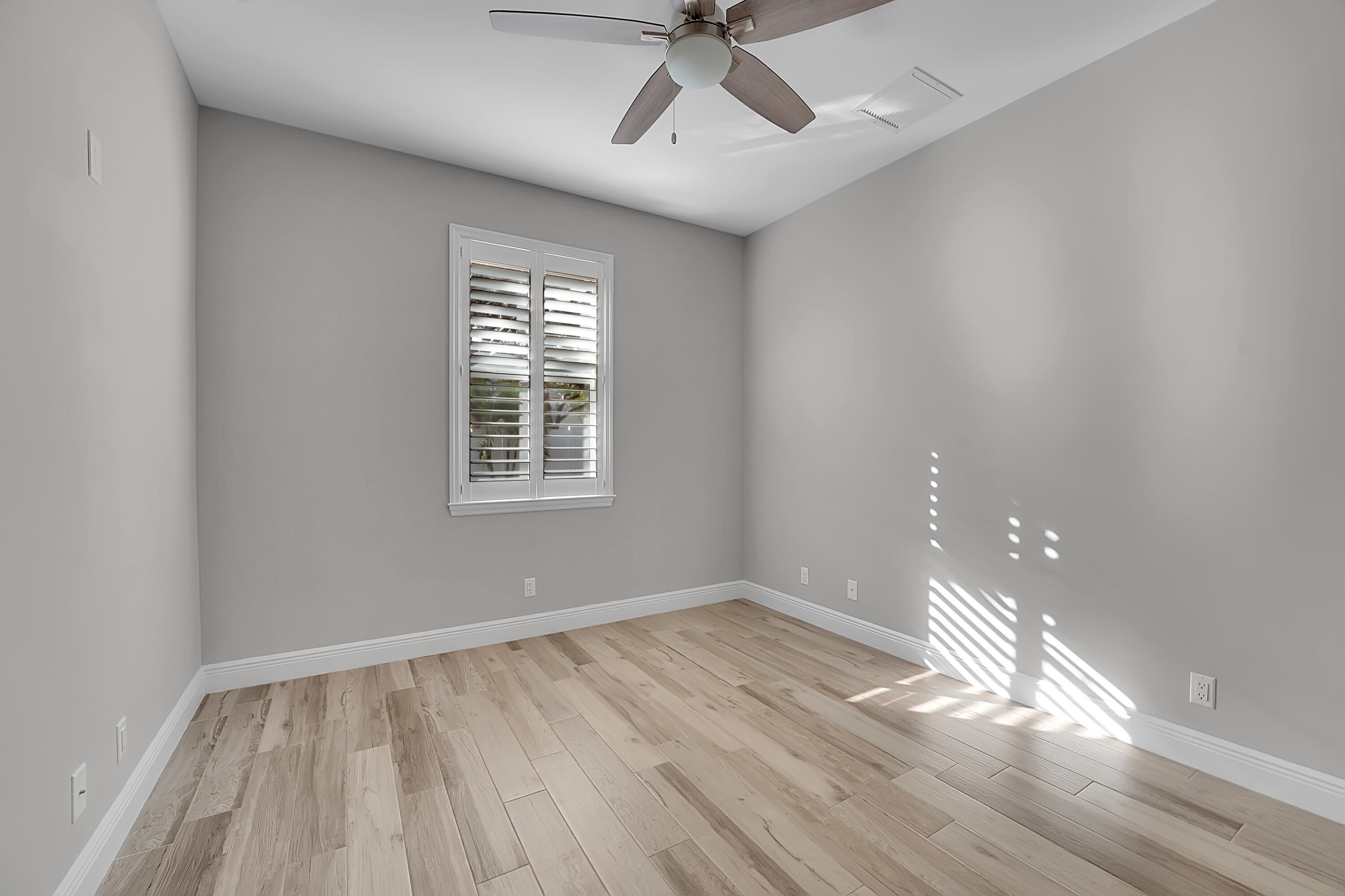 17735 Cinquez Park Road W