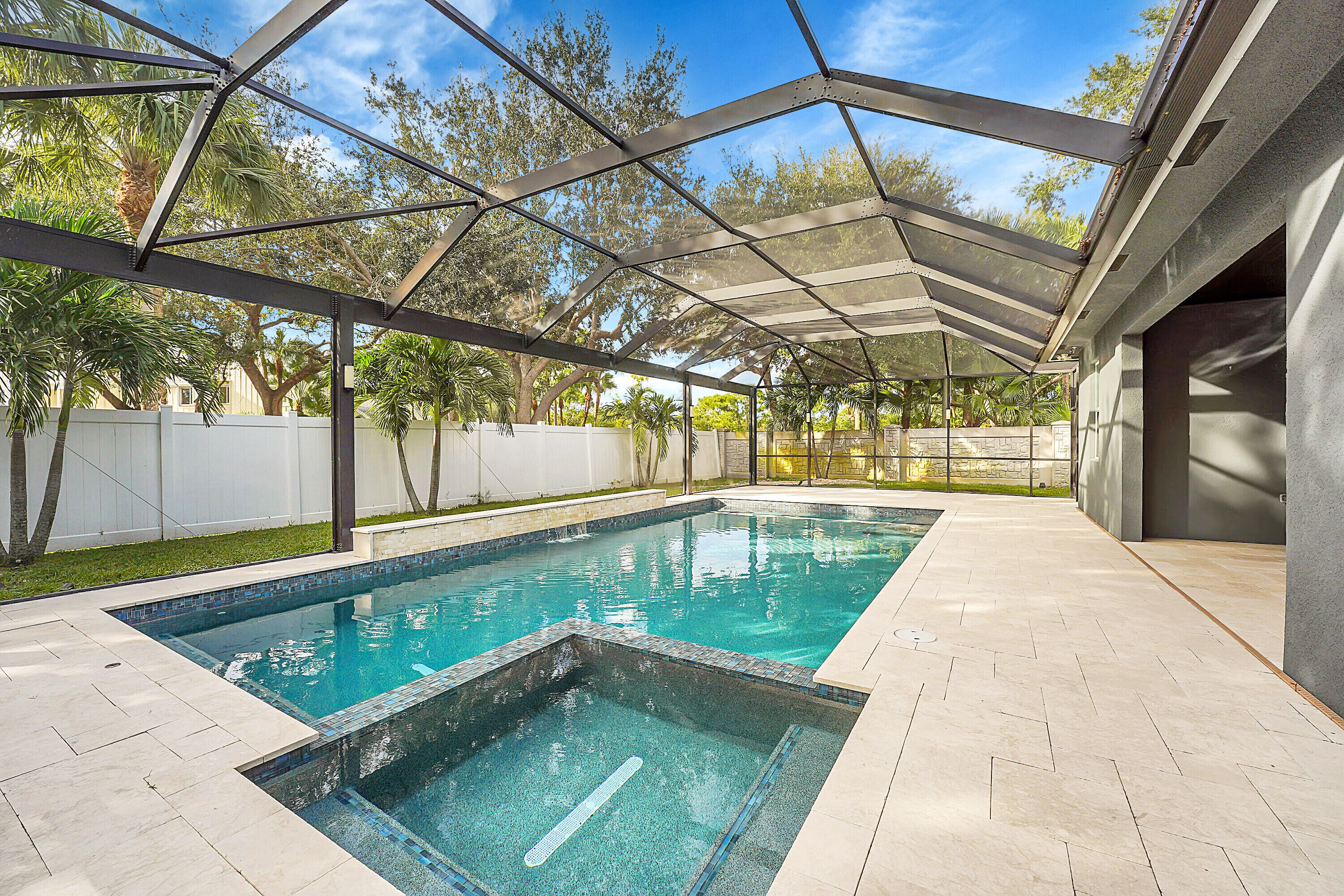 17735 Cinquez Park Road W